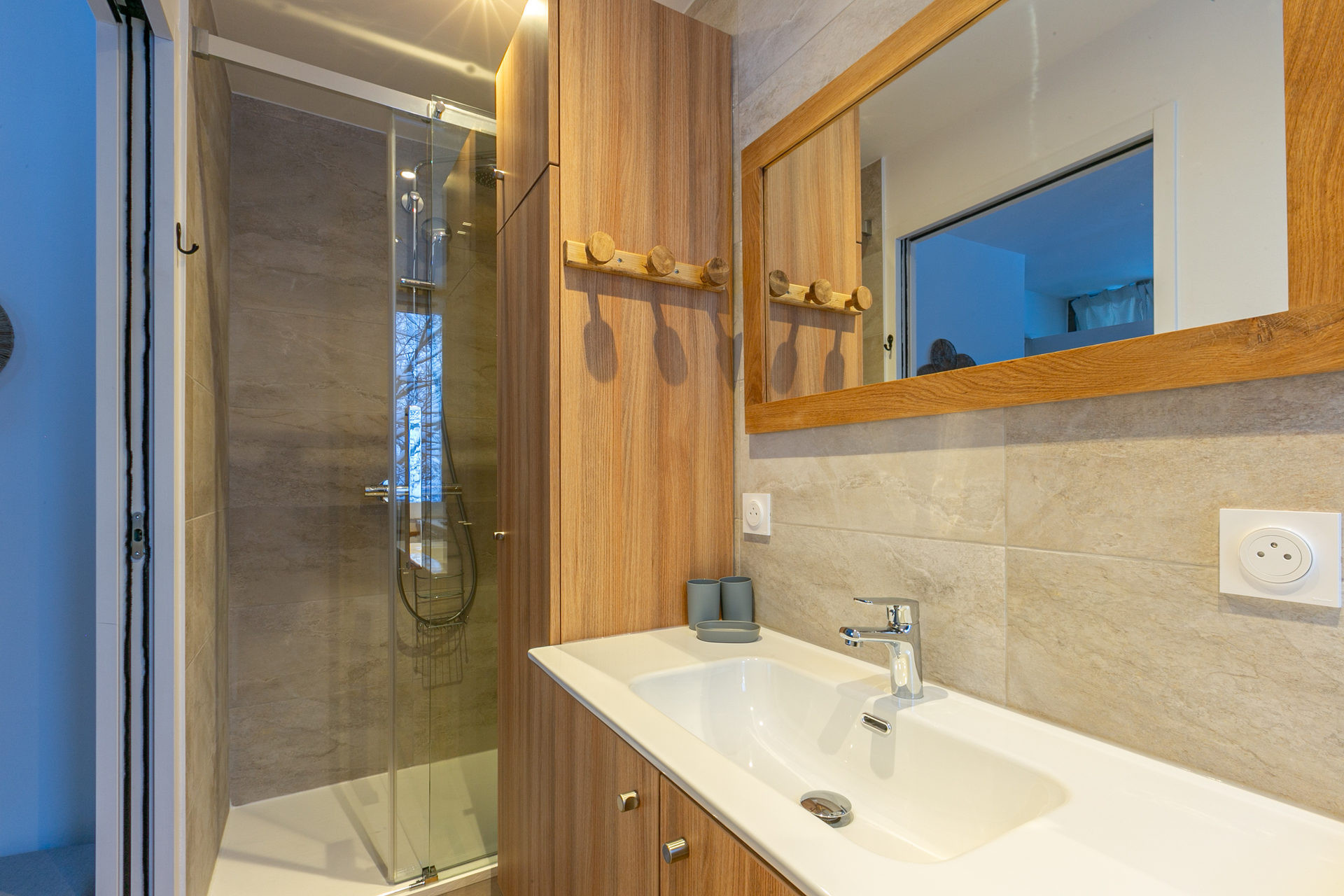 _lv_images__lot_0000200094_13_1456417