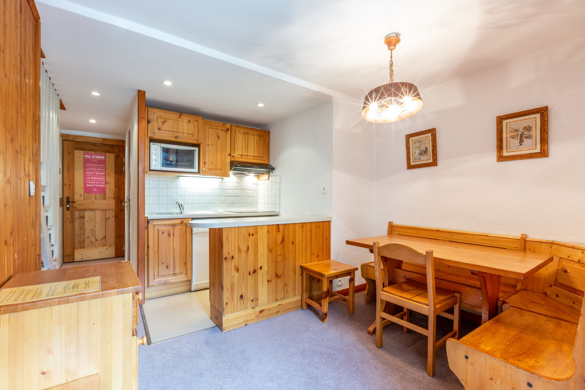 _lv_images__lot_0000210042_01_1455246