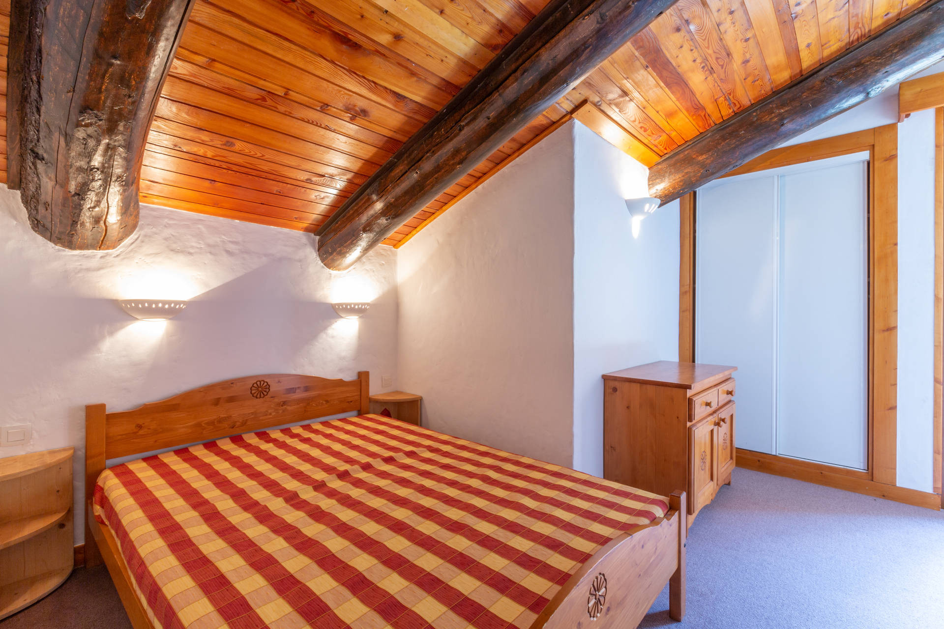 _lv_images__lot_0000210042_07_1455252