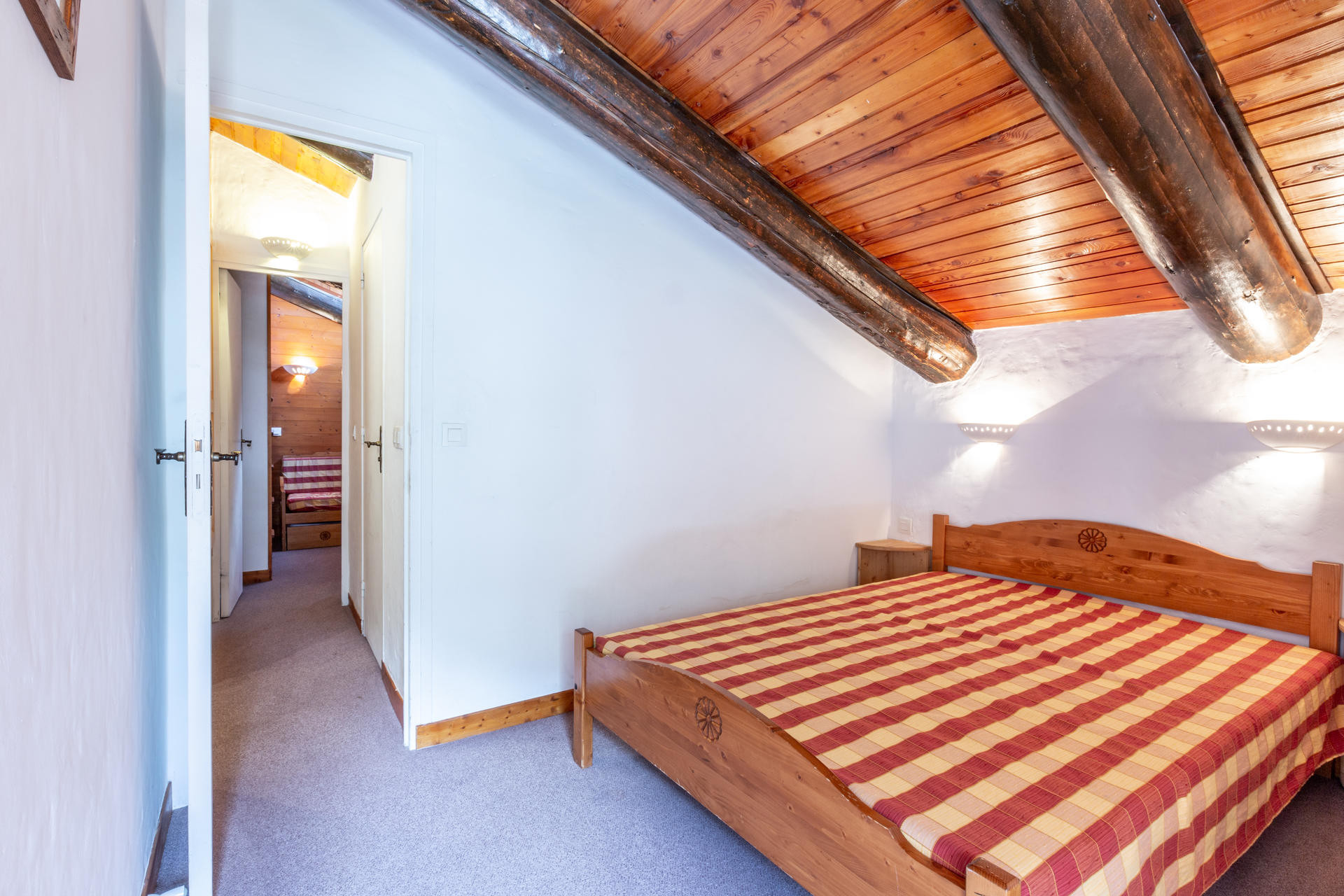 _lv_images__lot_0000210042_14_1455259