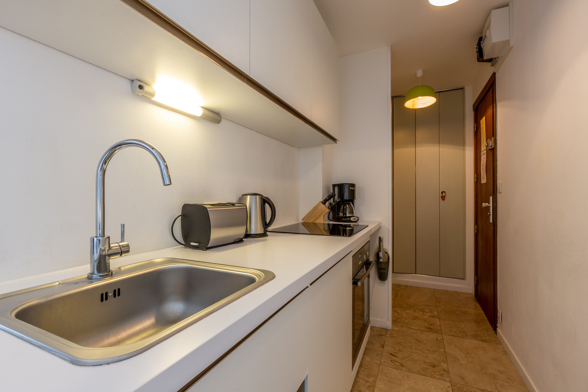 _lv_images__lot_0000220025_05_1458217