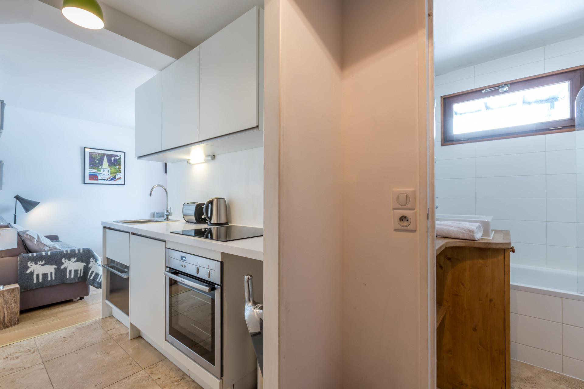 _lv_images__lot_0000220025_06_1458218