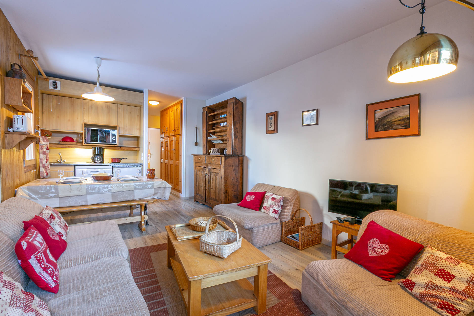 _lv_images__lot_0000220030_01_1457420