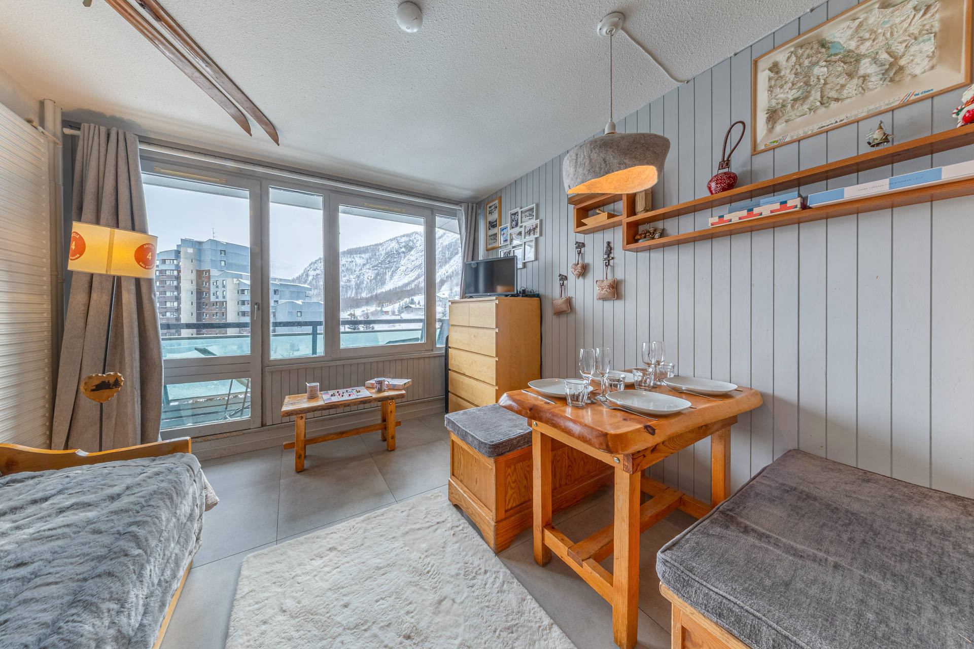 _lv_images__lot_0000240033_01_1456497