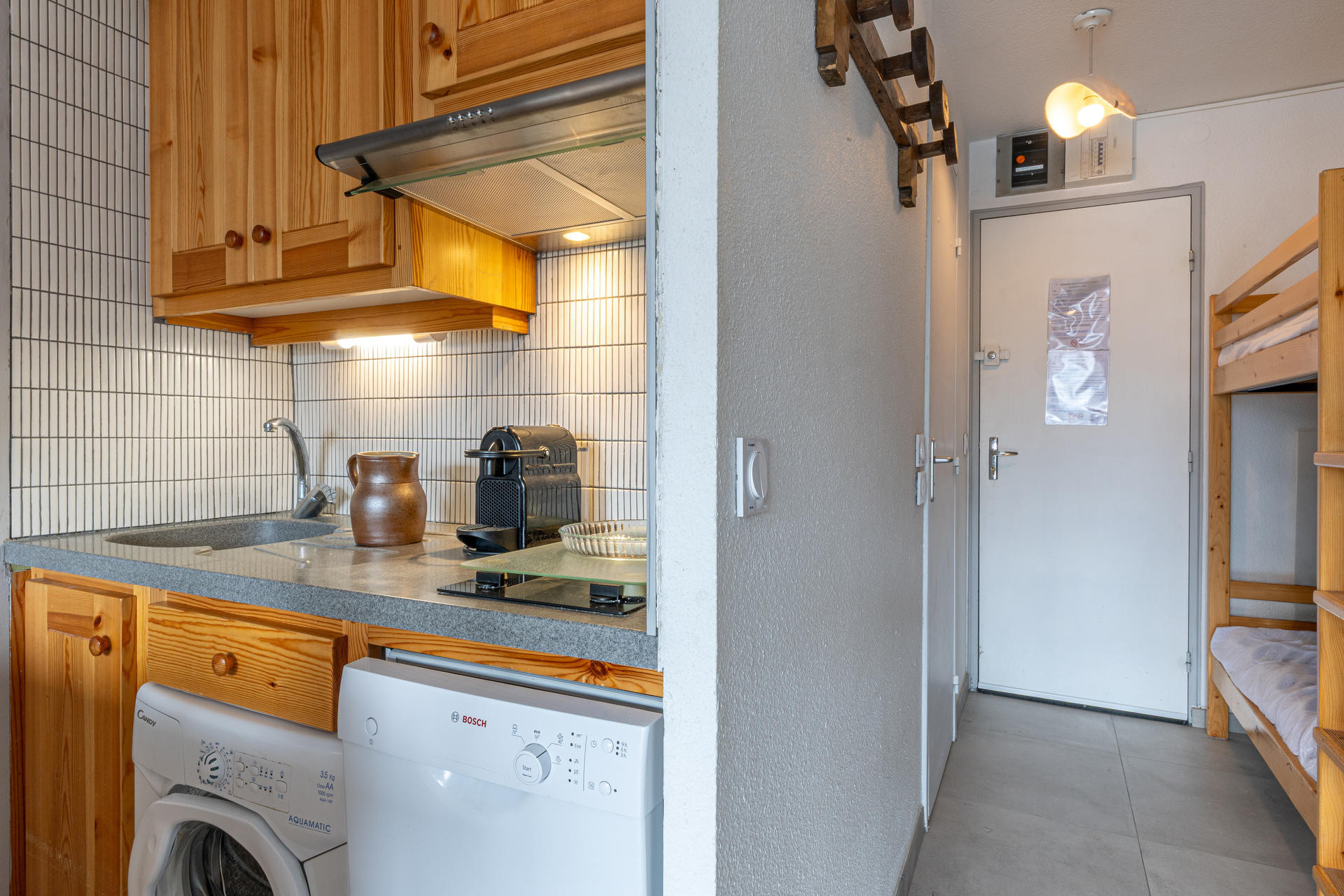 _lv_images__lot_0000240033_06_1456502