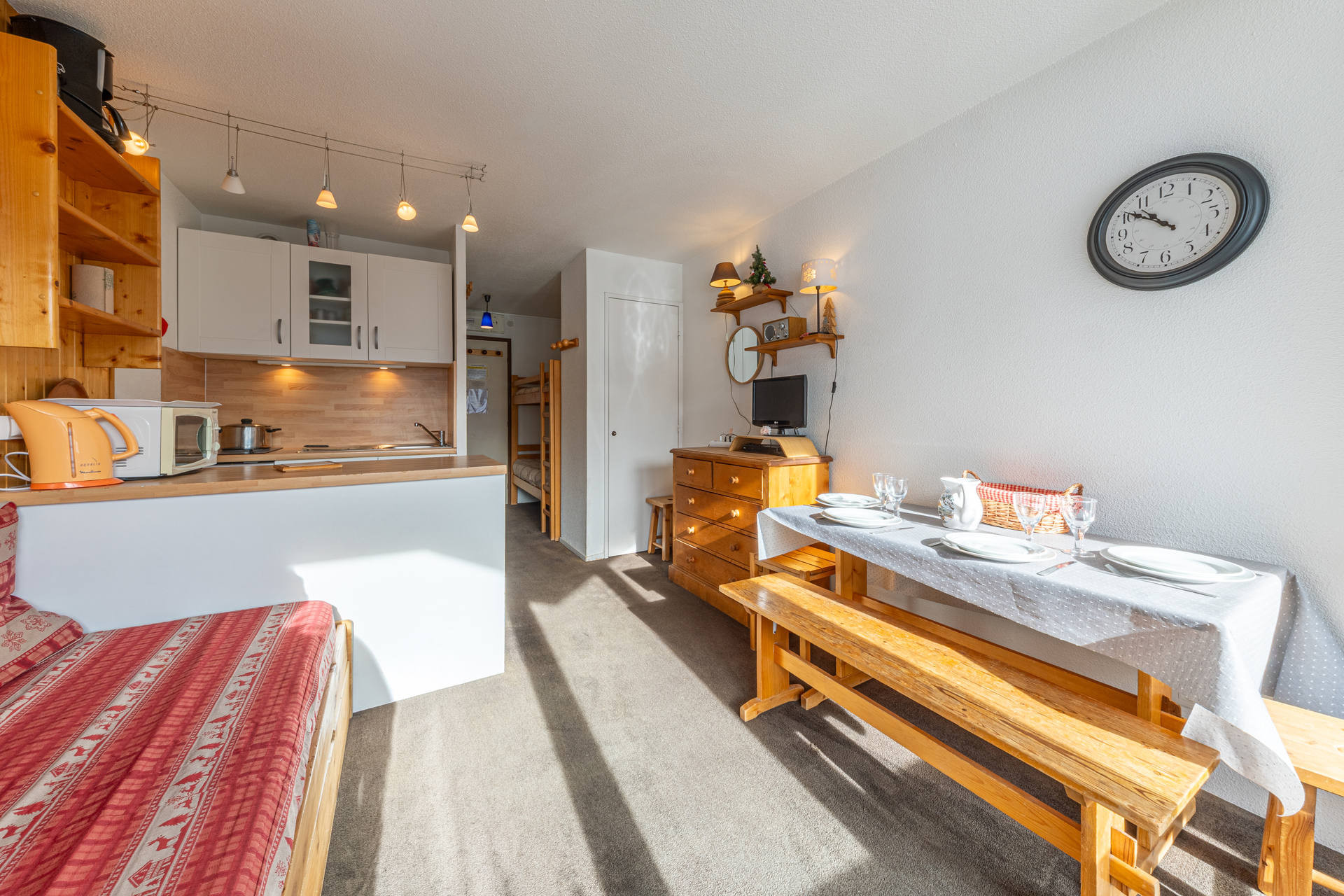 _lv_images__lot_0000240034_02_1455973