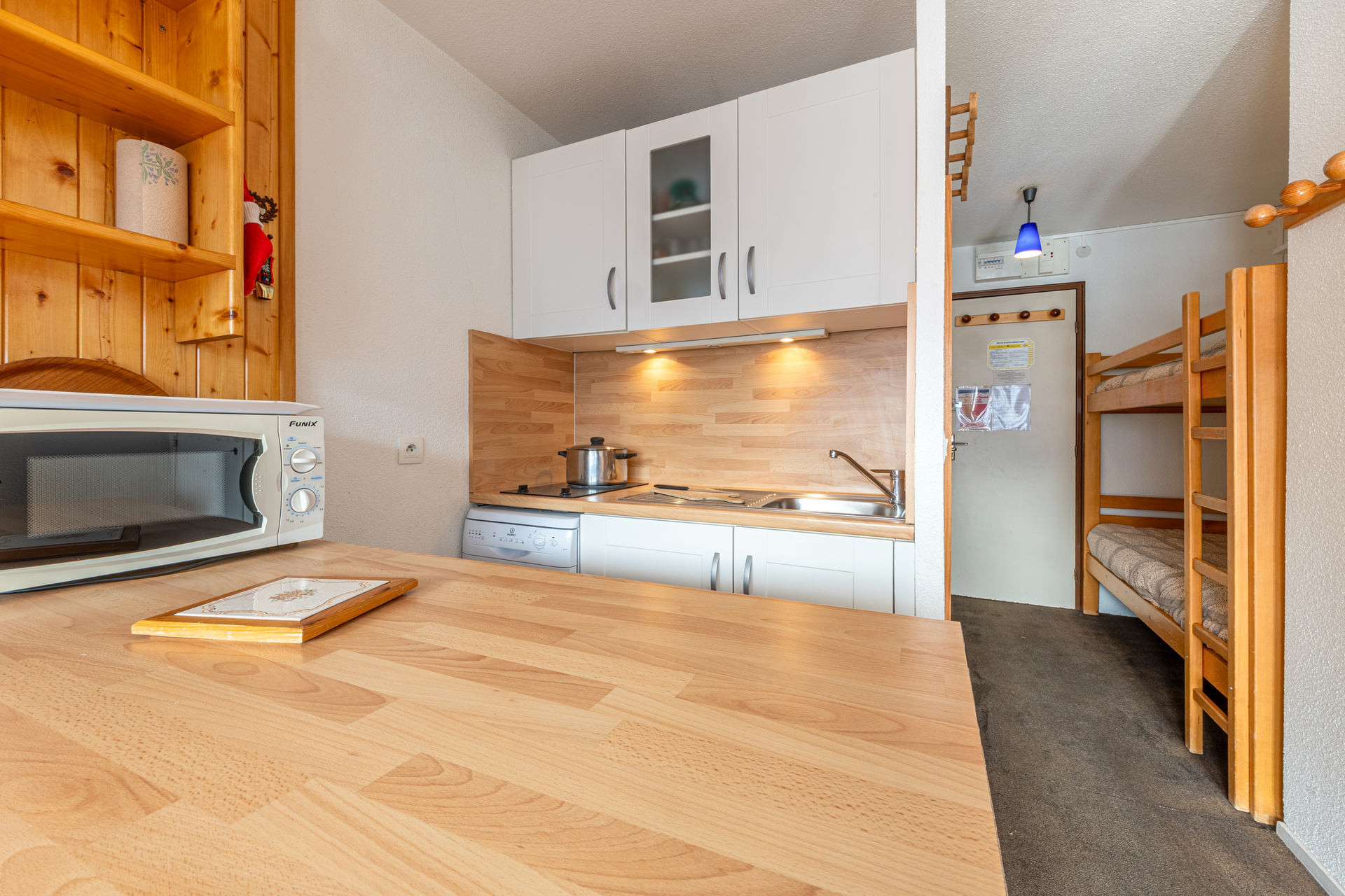 _lv_images__lot_0000240034_06_1455977