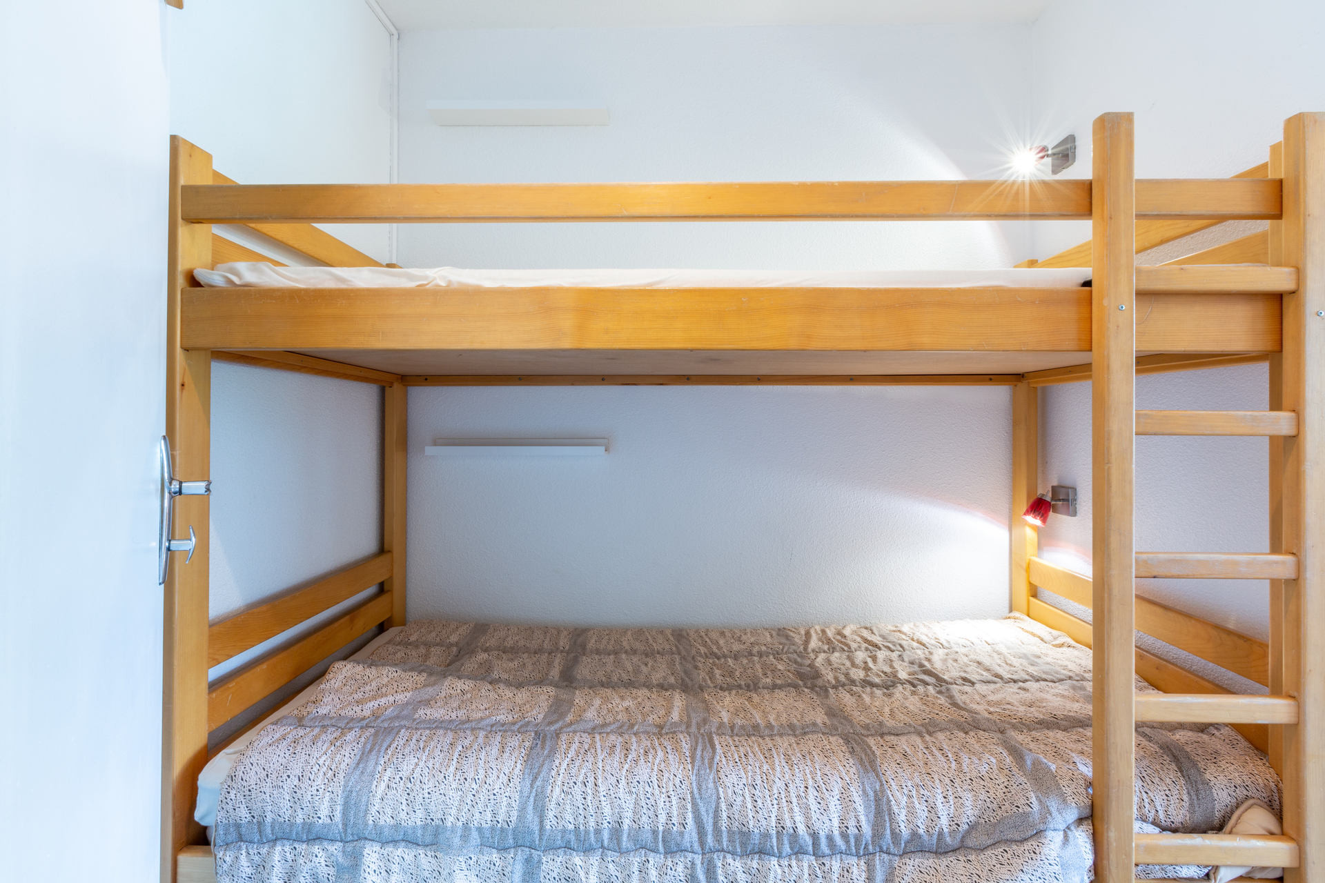 _lv_images__lot_0000240034_08_1455979