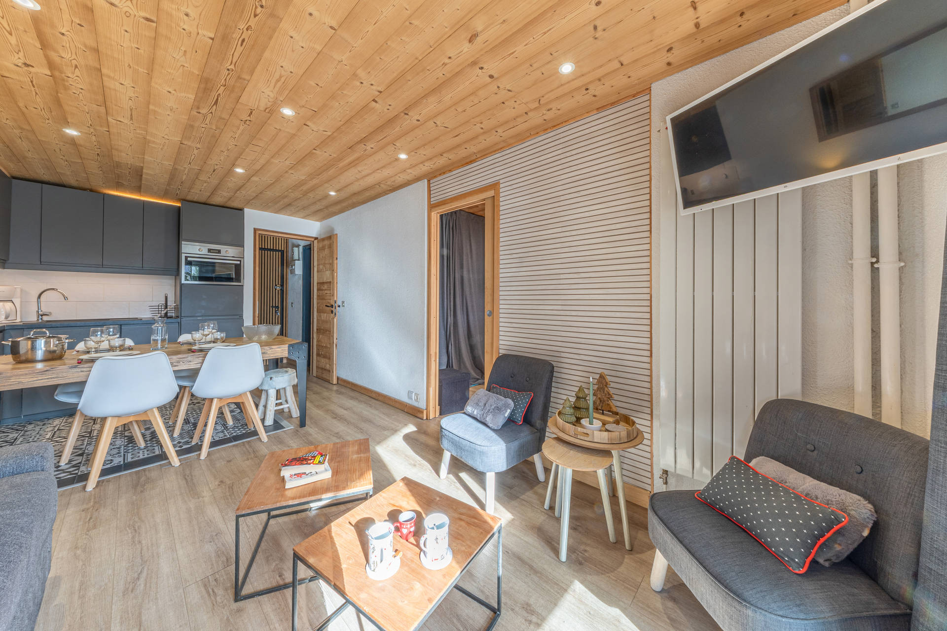 _lv_images__lot_0000240072_03_1455630