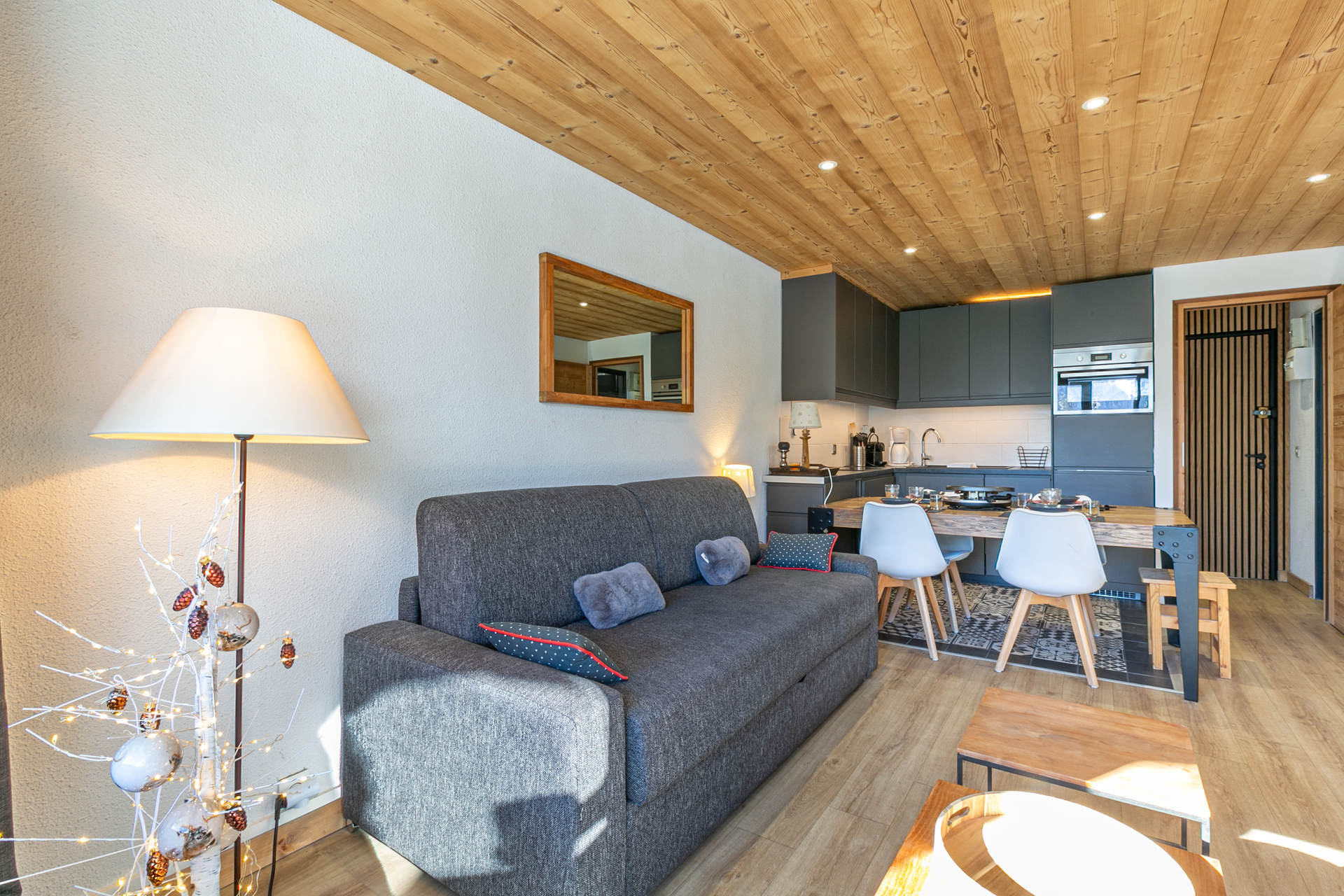 _lv_images__lot_0000240072_05_1455632