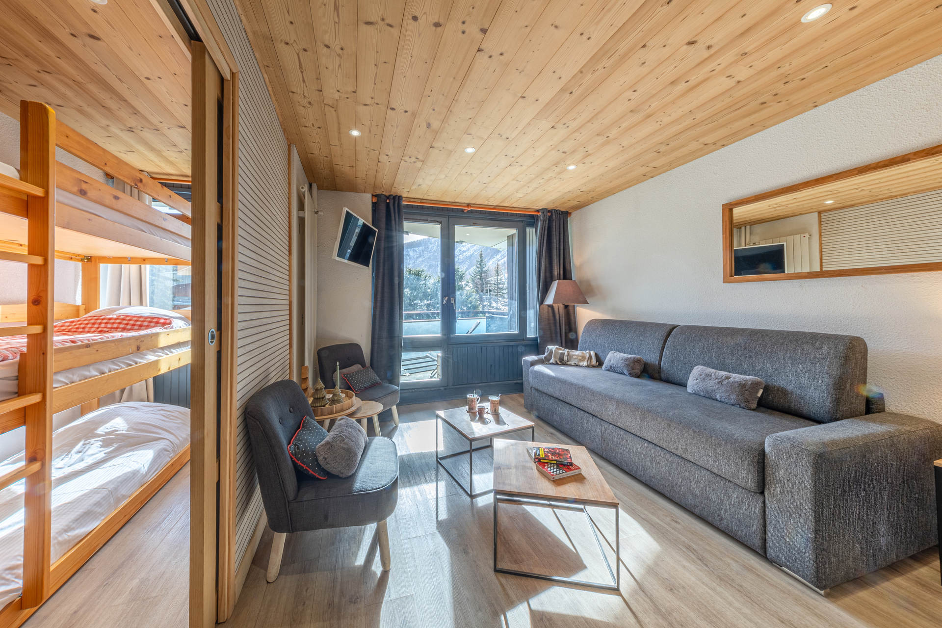 _lv_images__lot_0000240072_08_1455635