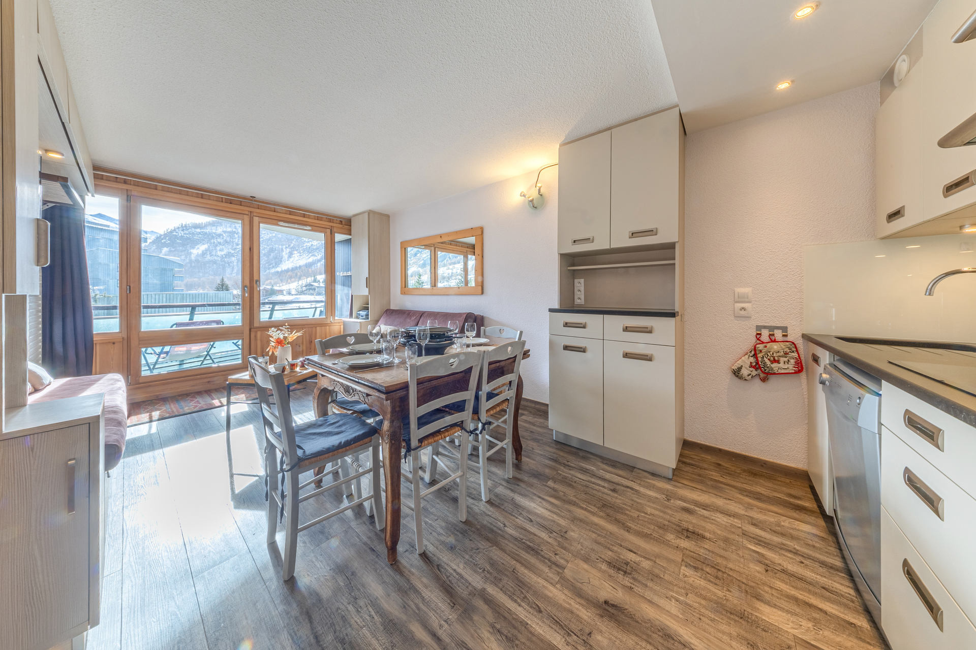 _lv_images__lot_0000240084_01_1455491