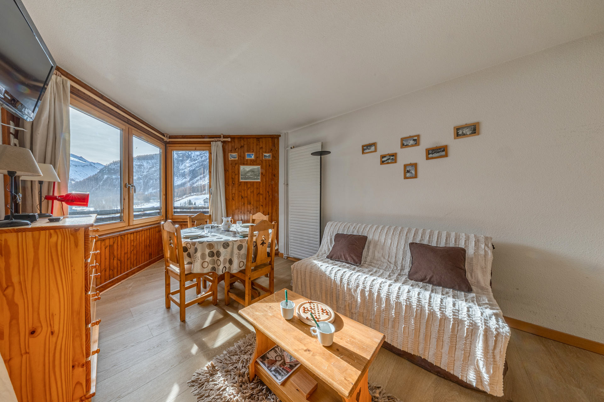 _lv_images__lot_0000240098_01_1458302