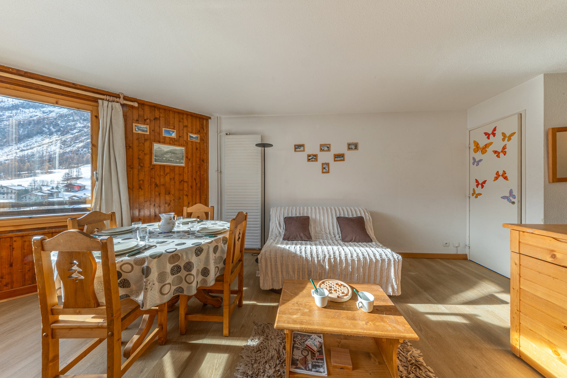 _lv_images__lot_0000240098_02_1458303