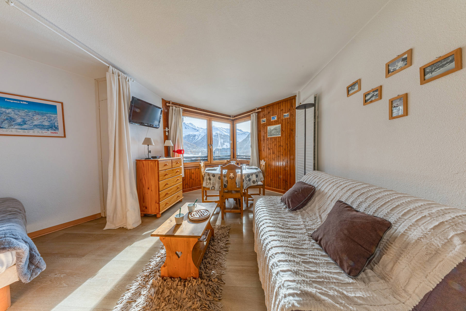 _lv_images__lot_0000240098_05_1458306