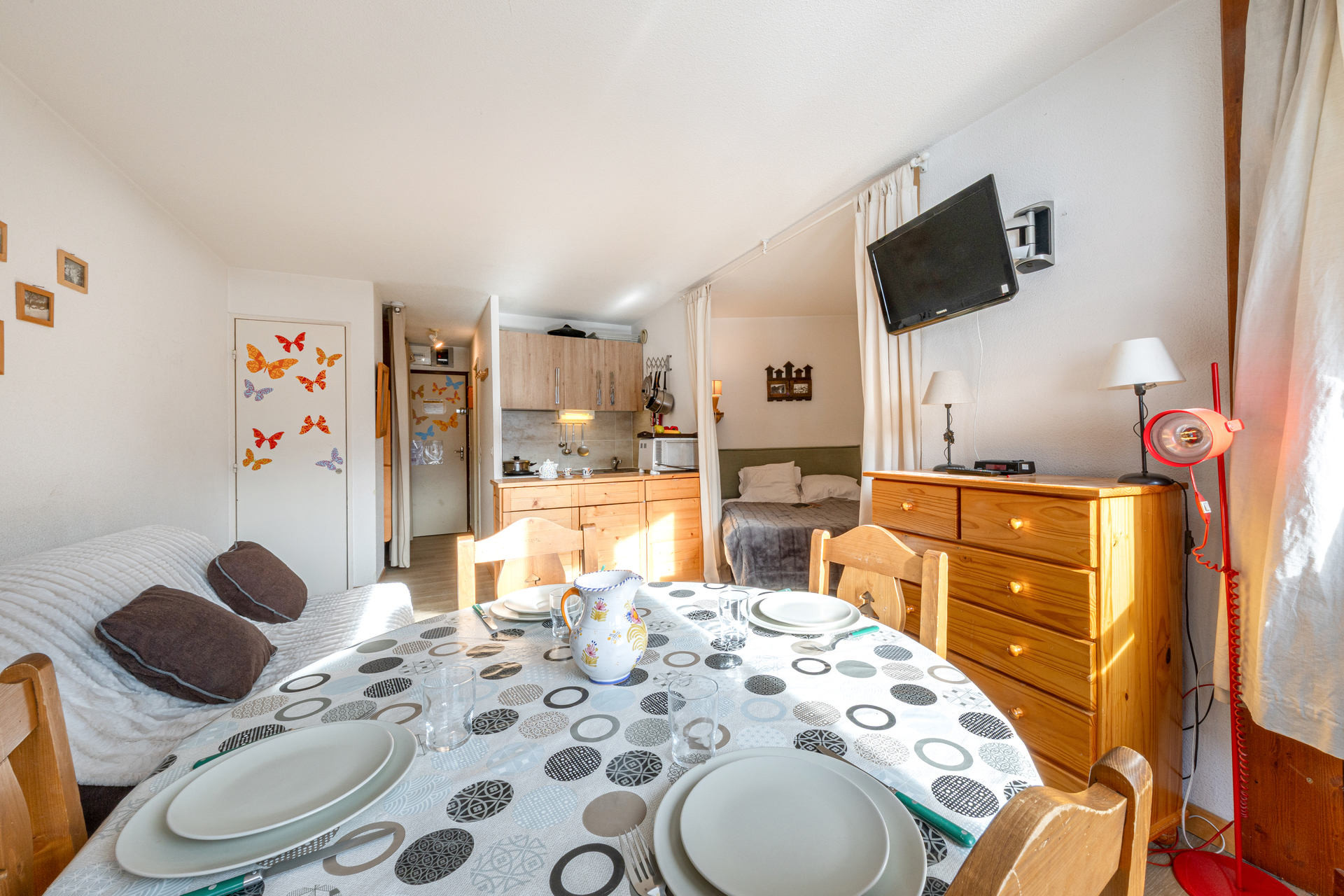 _lv_images__lot_0000240098_06_1458307