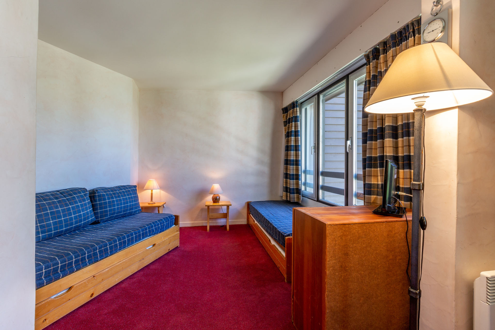 _lv_images__lot_0000250009_02_1456331