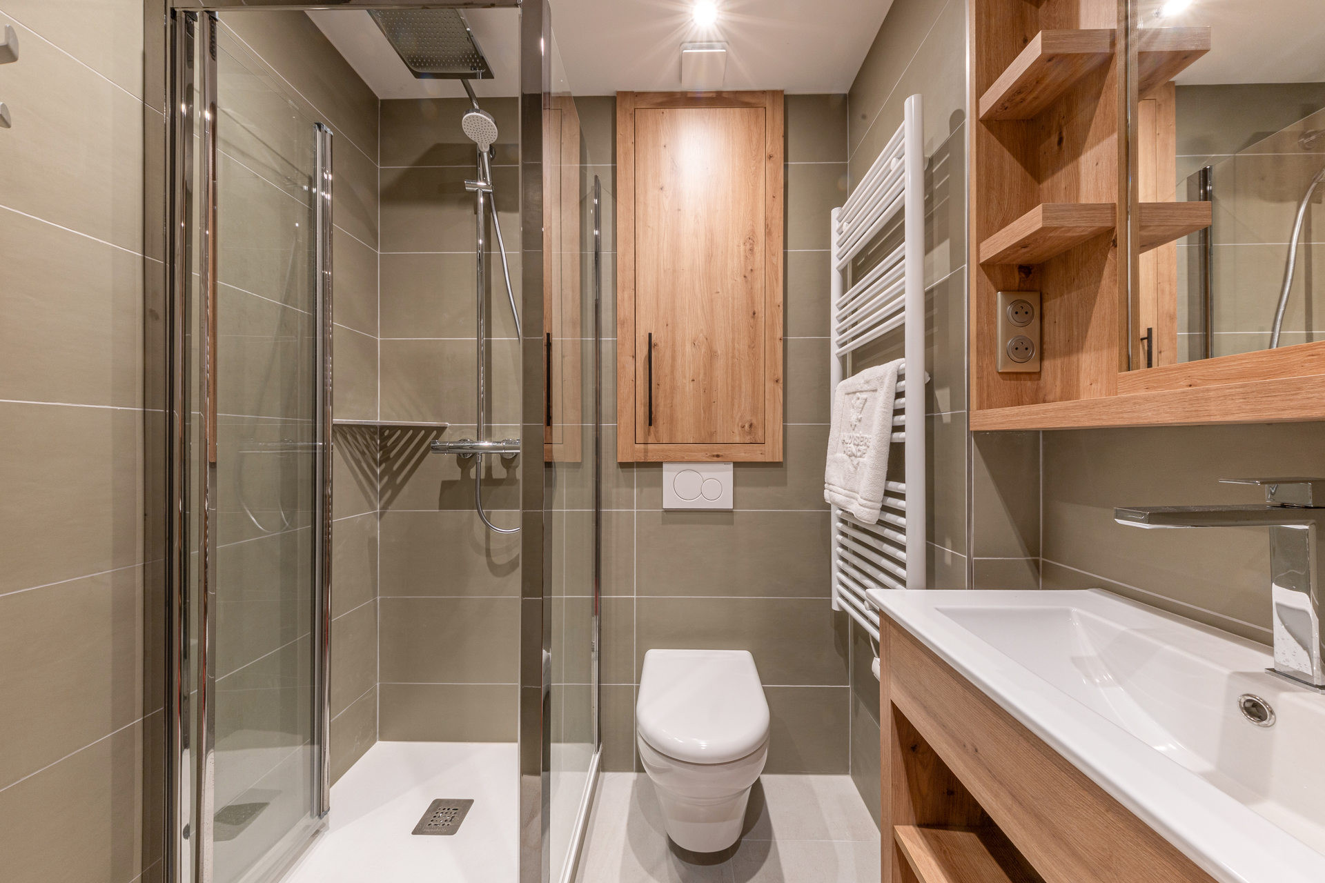 _lv_images__lot_0000250010_11_1455819