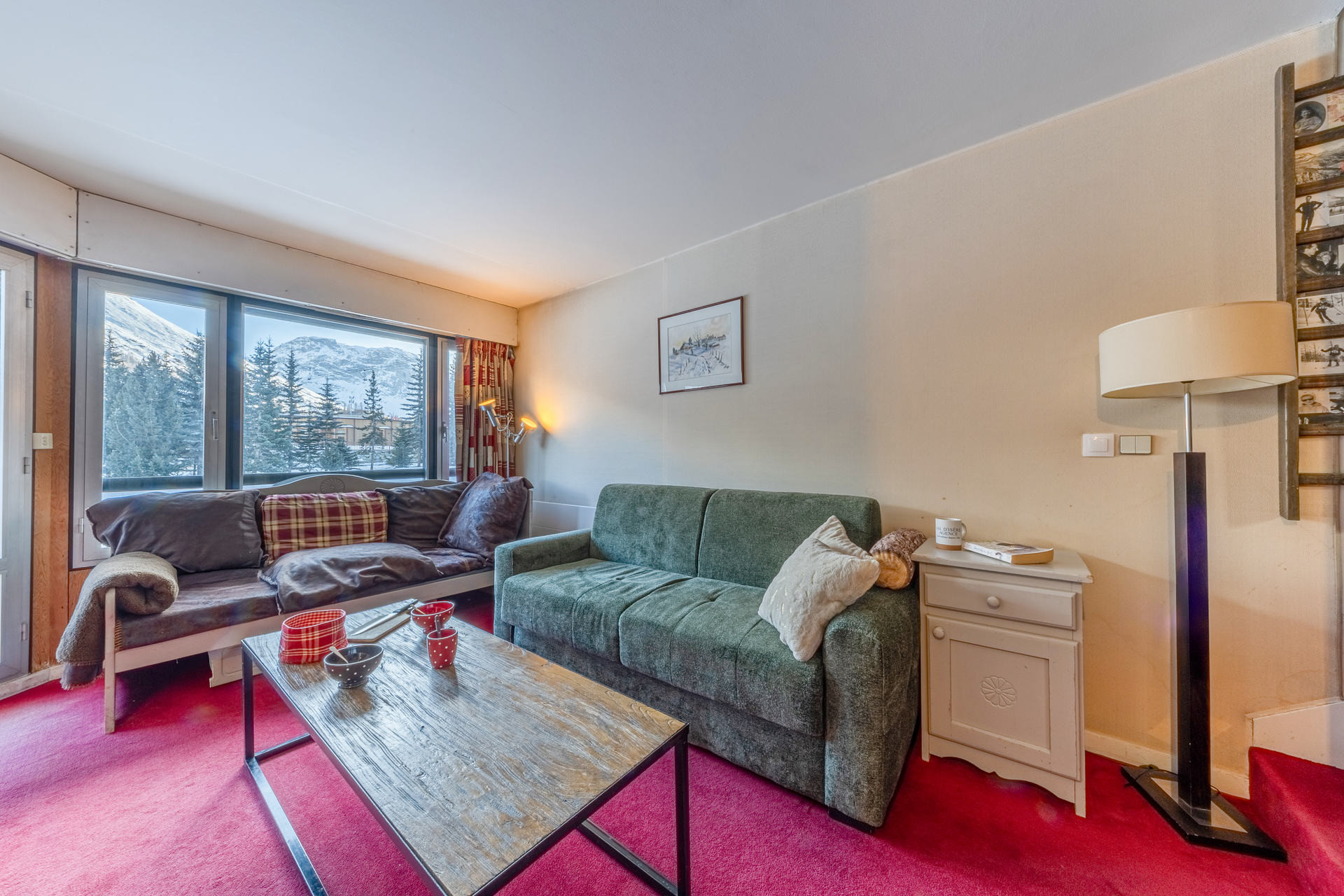 _lv_images__lot_0000250011_01_1456990