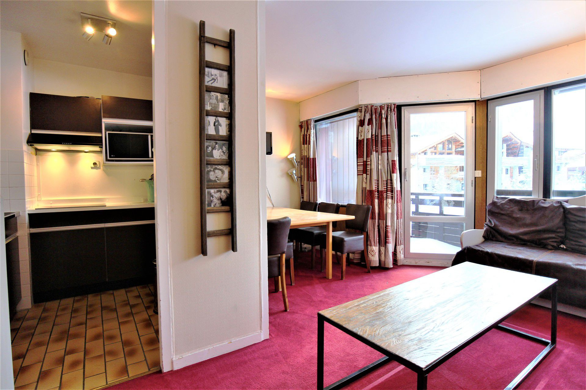 _lv_images__lot_0000250011_03_1456992