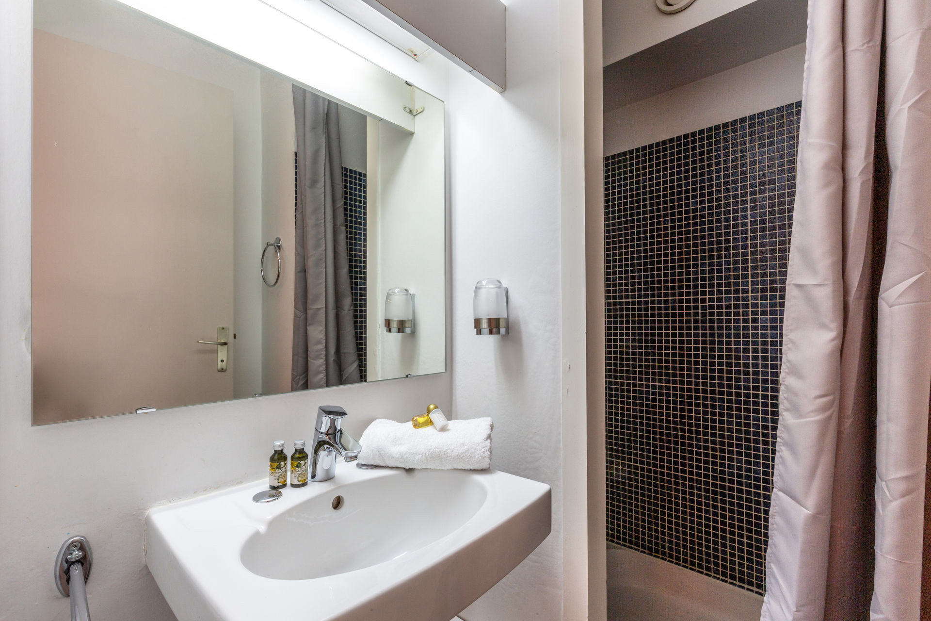 _lv_images__lot_0000250016_11_1457505