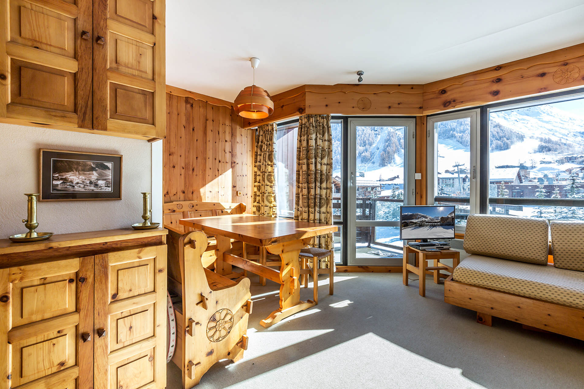 _lv_images__lot_0000250021_01_1456073