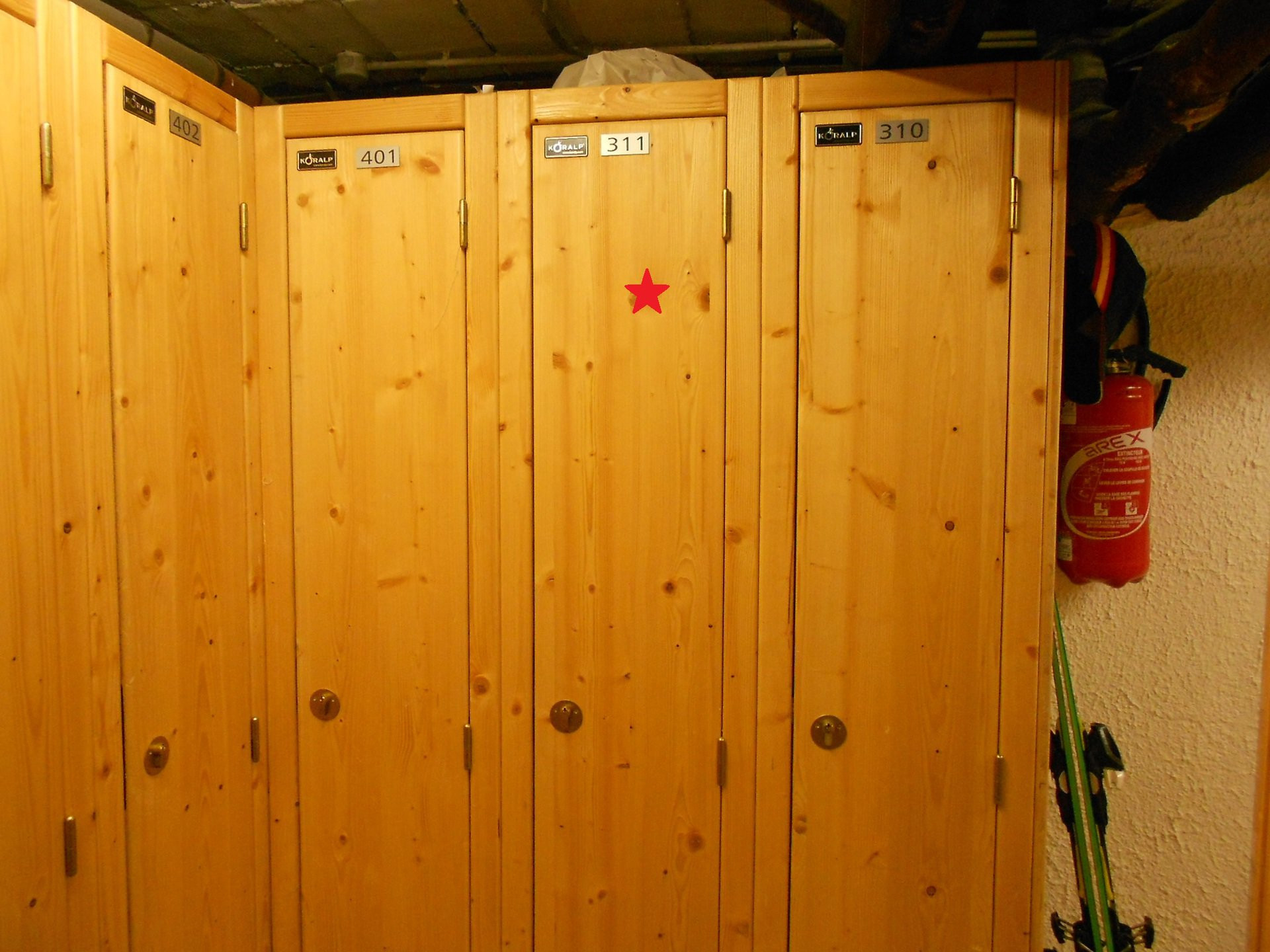 _lv_images__lot_0000260015_16_1458572