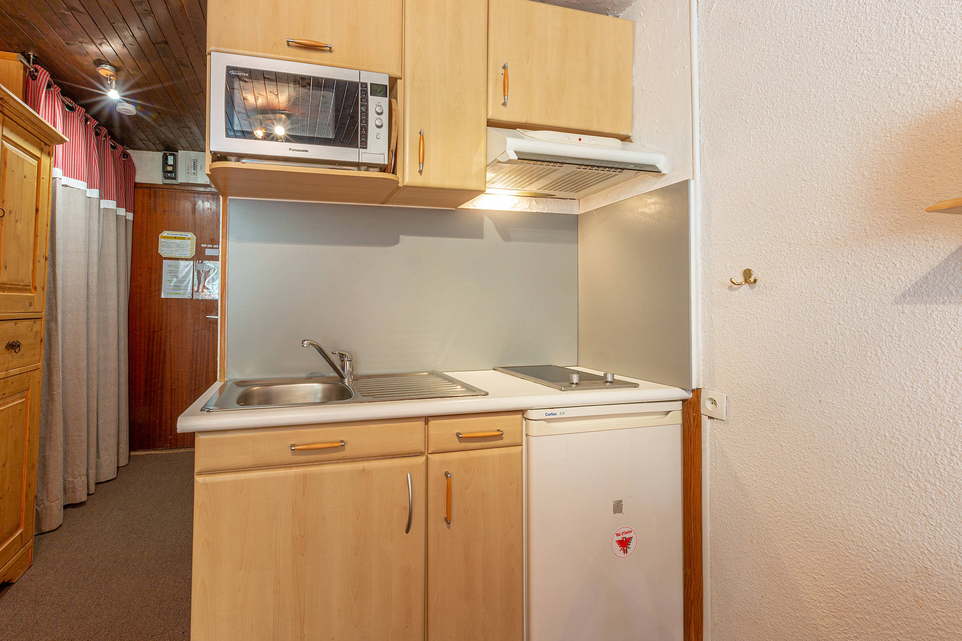 _lv_images__lot_0000270005_06_1458533