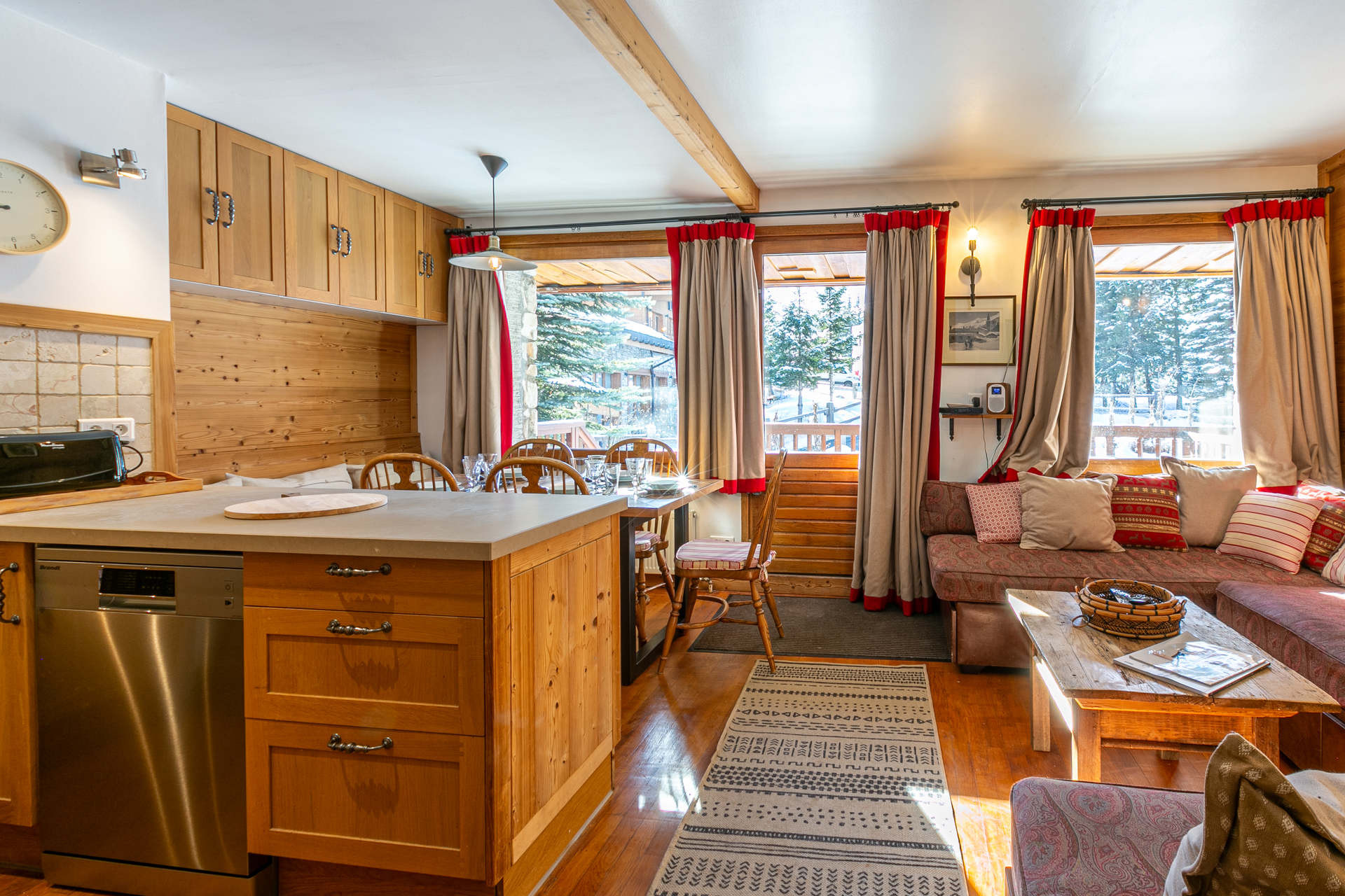 _lv_images__lot_0000280002_02_1456015