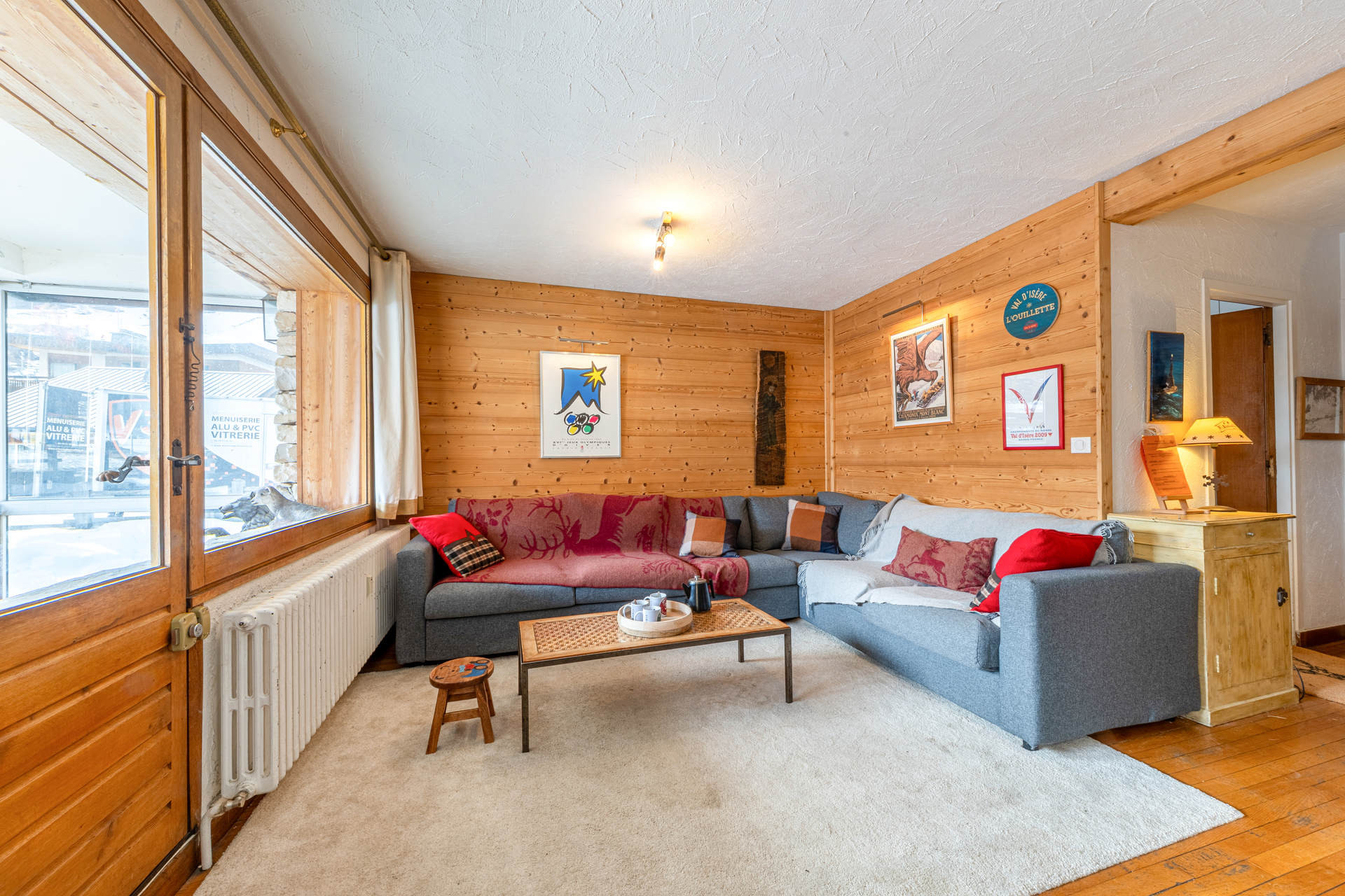 _lv_images__lot_0000300006_02_1457587