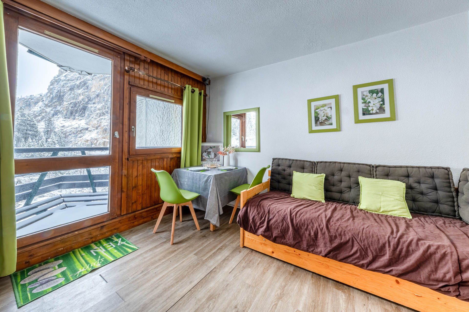 _lv_images__lot_0000370014_02_1458469