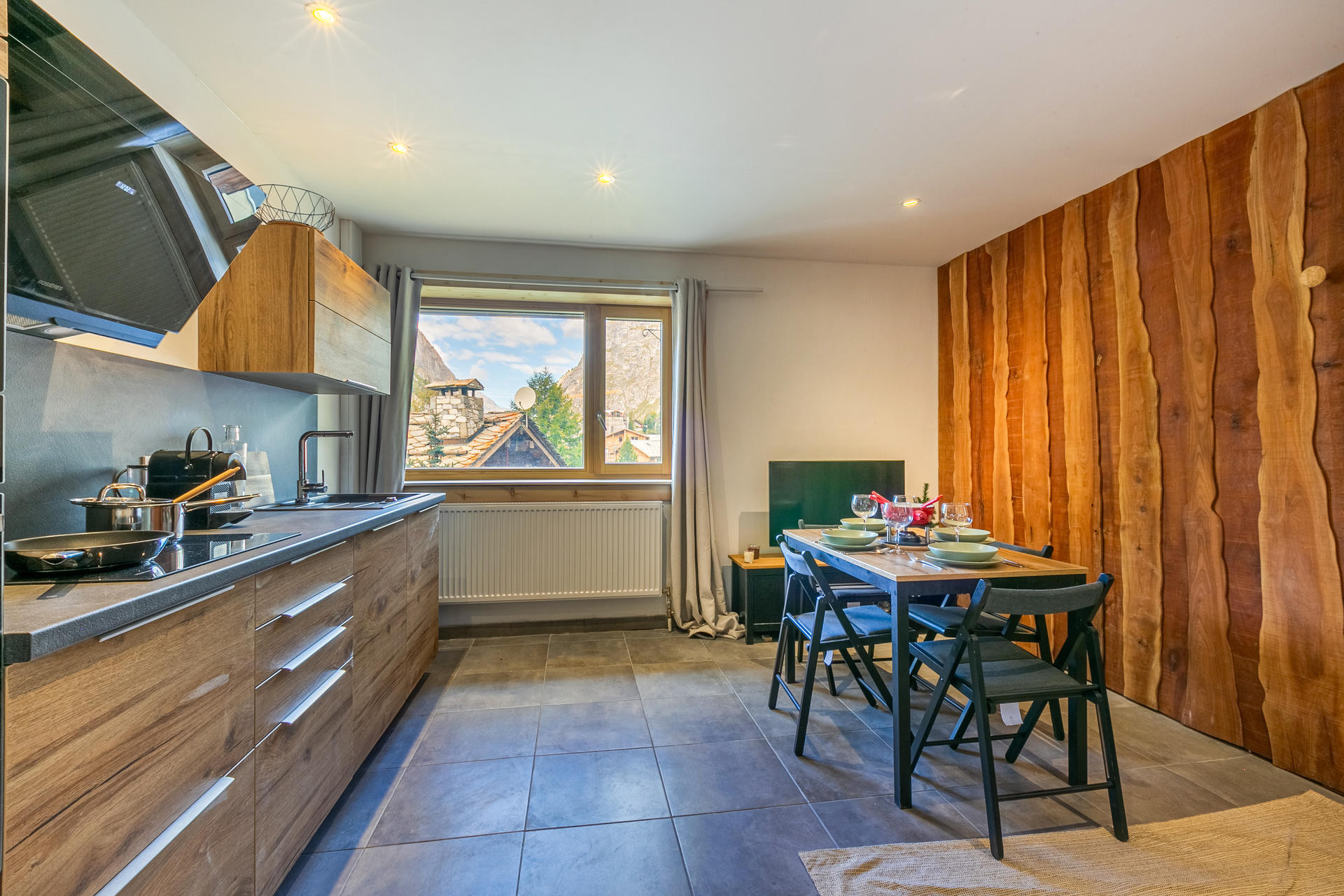 _lv_images__lot_0000380073_04_1458201