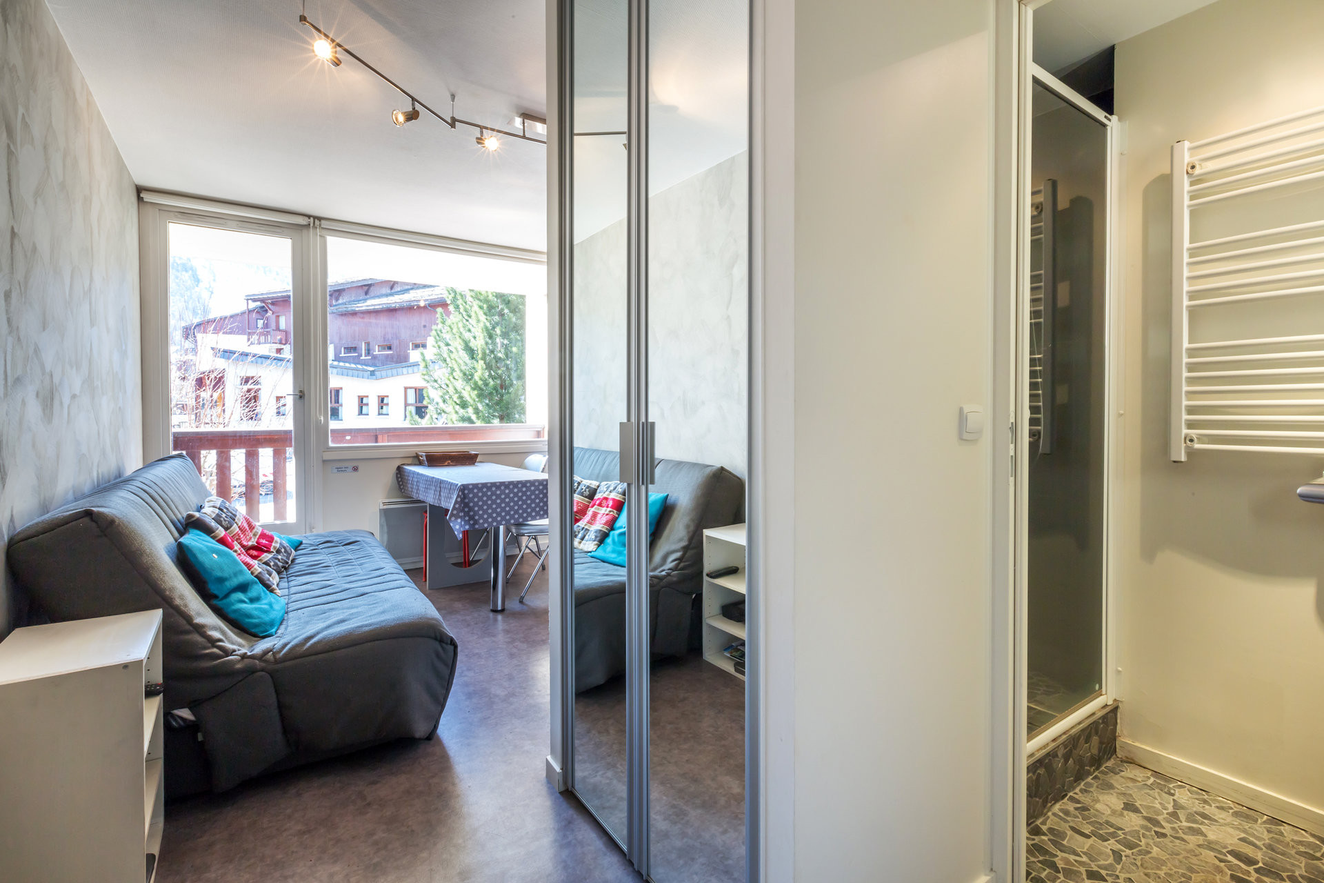 _lv_images__lot_0000400016_06_1457804