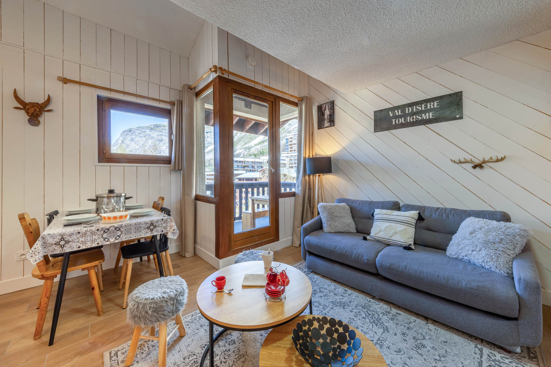 _lv_images__lot_0000400052_02_1457890