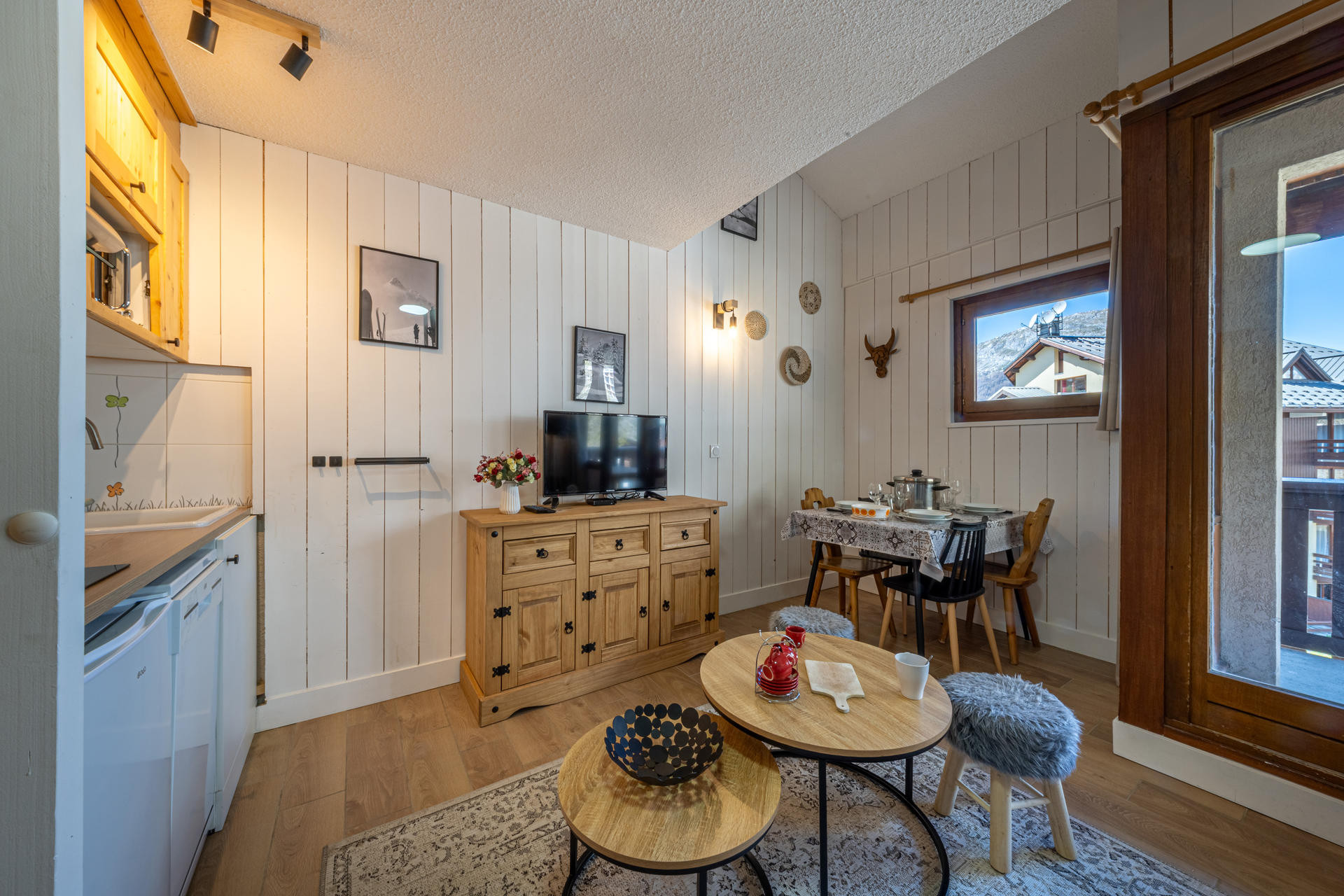 _lv_images__lot_0000400052_05_1457893