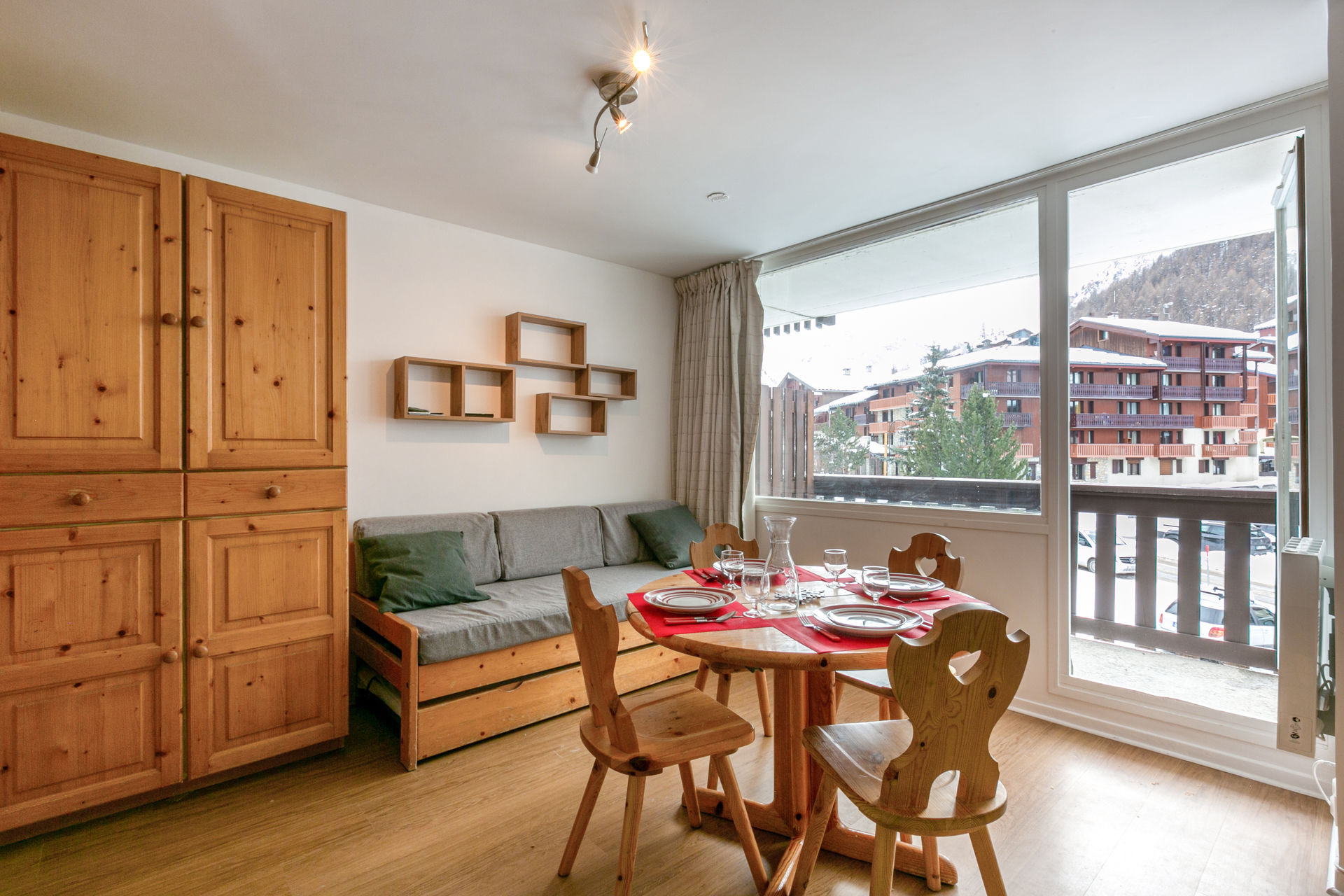 _lv_images__lot_0000400089_05_1455204