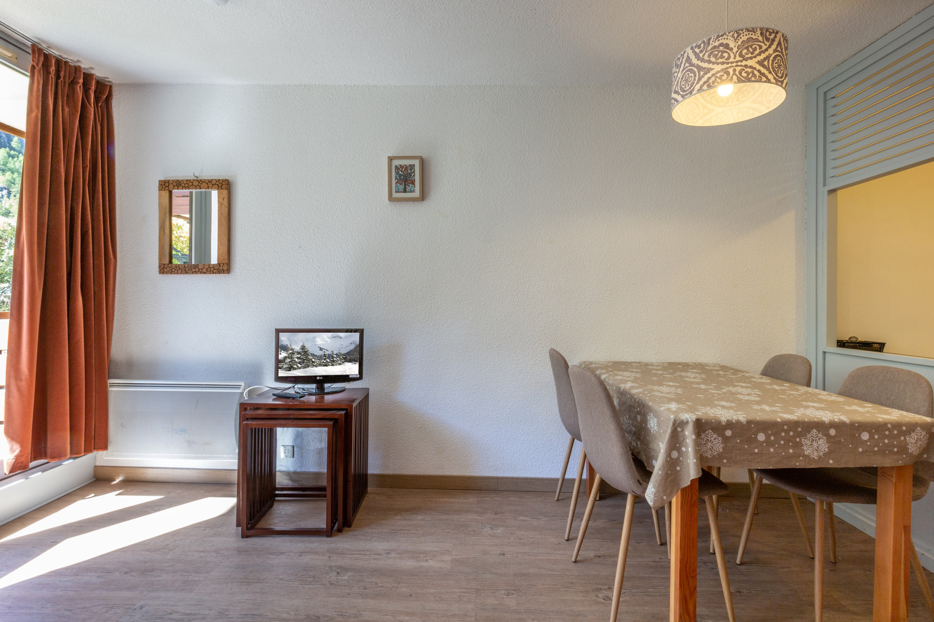 _lv_images__lot_0000410008_05_1458397