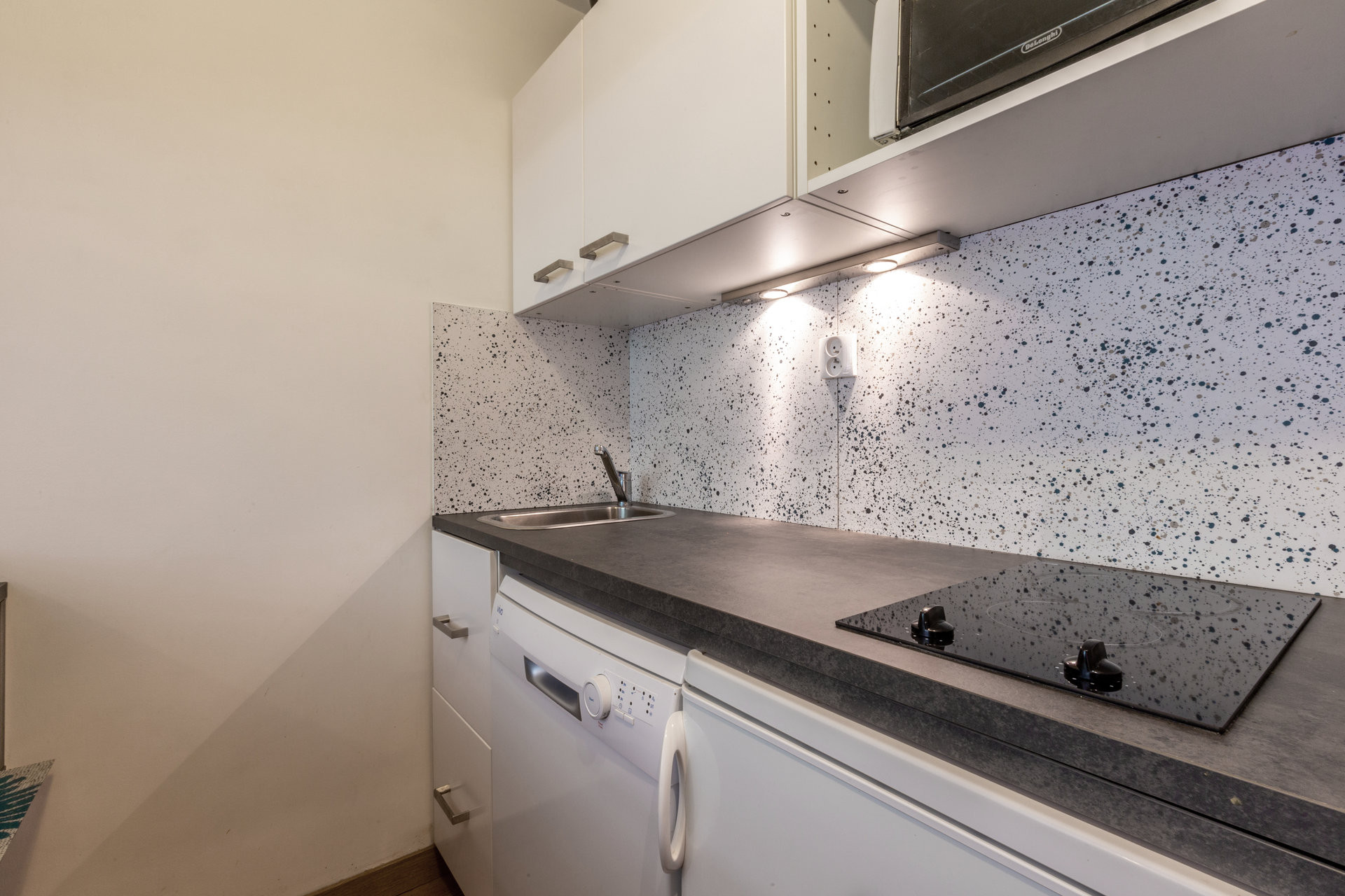 _lv_images__lot_0000410008_08_1458400