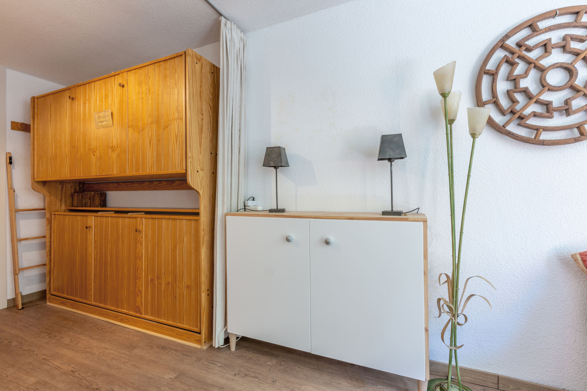 _lv_images__lot_0000410008_14_1458406