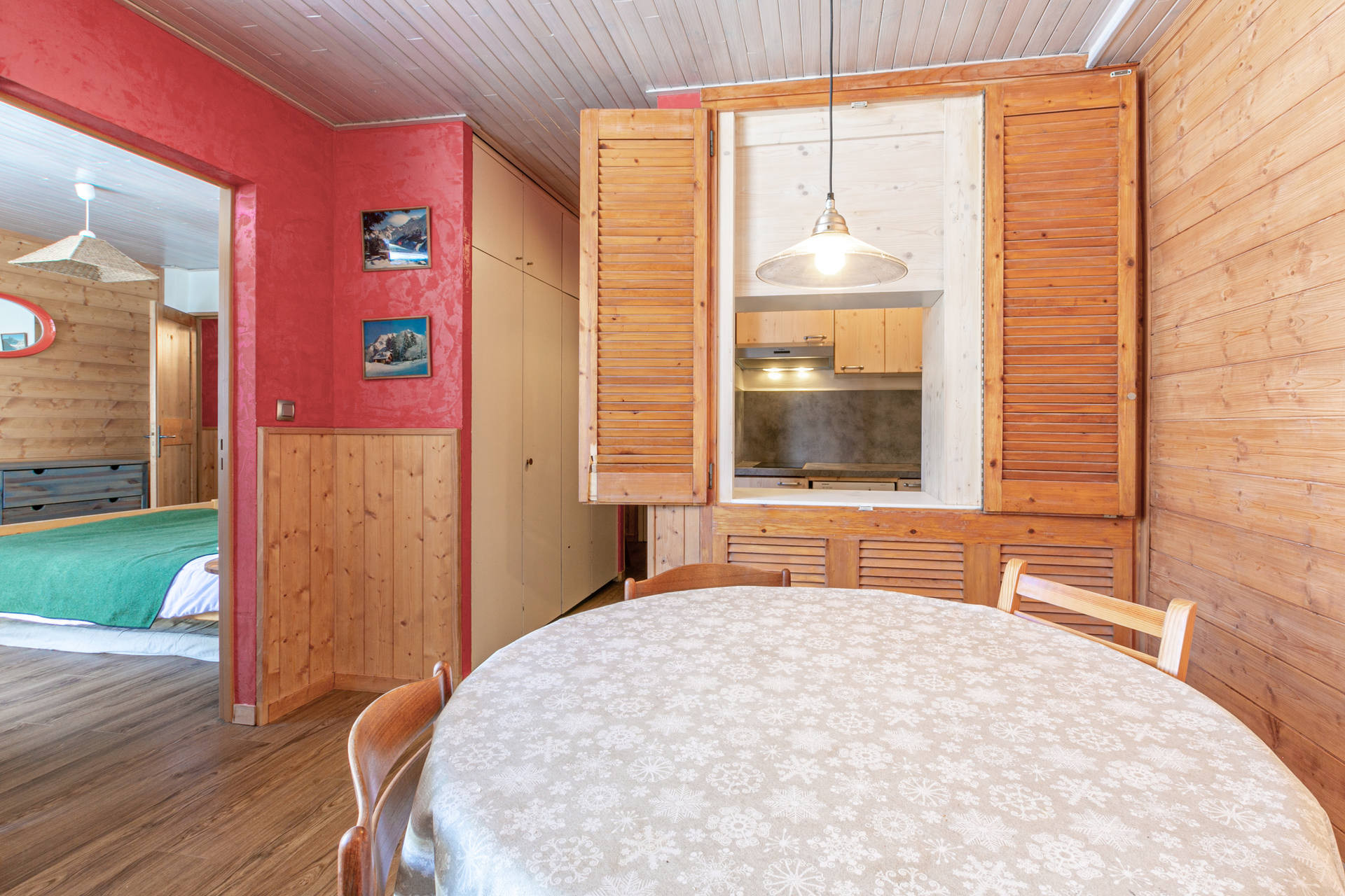 _lv_images__lot_0000440037_05_1458683