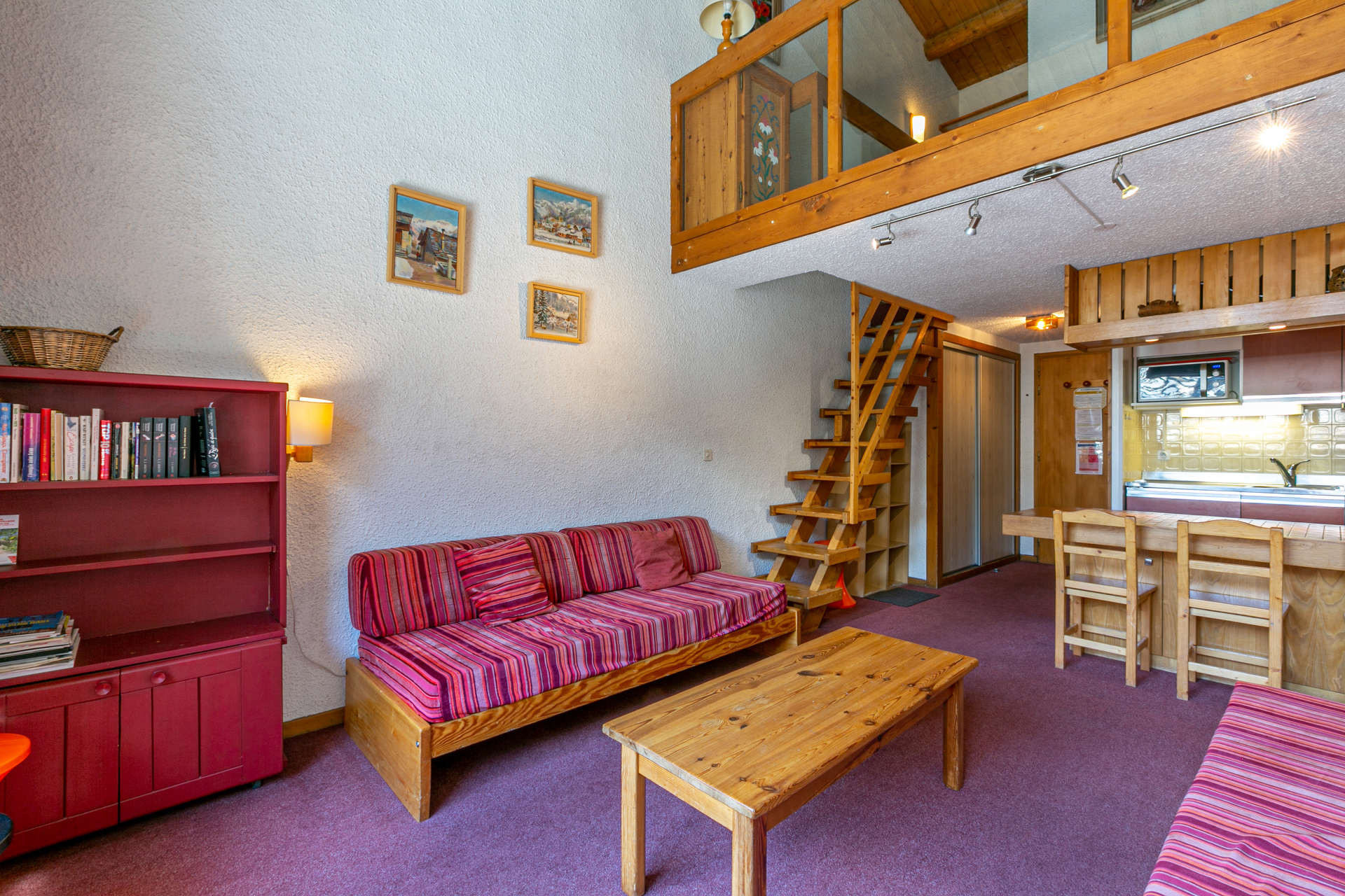 _lv_images__lot_0000670001_04_1457086