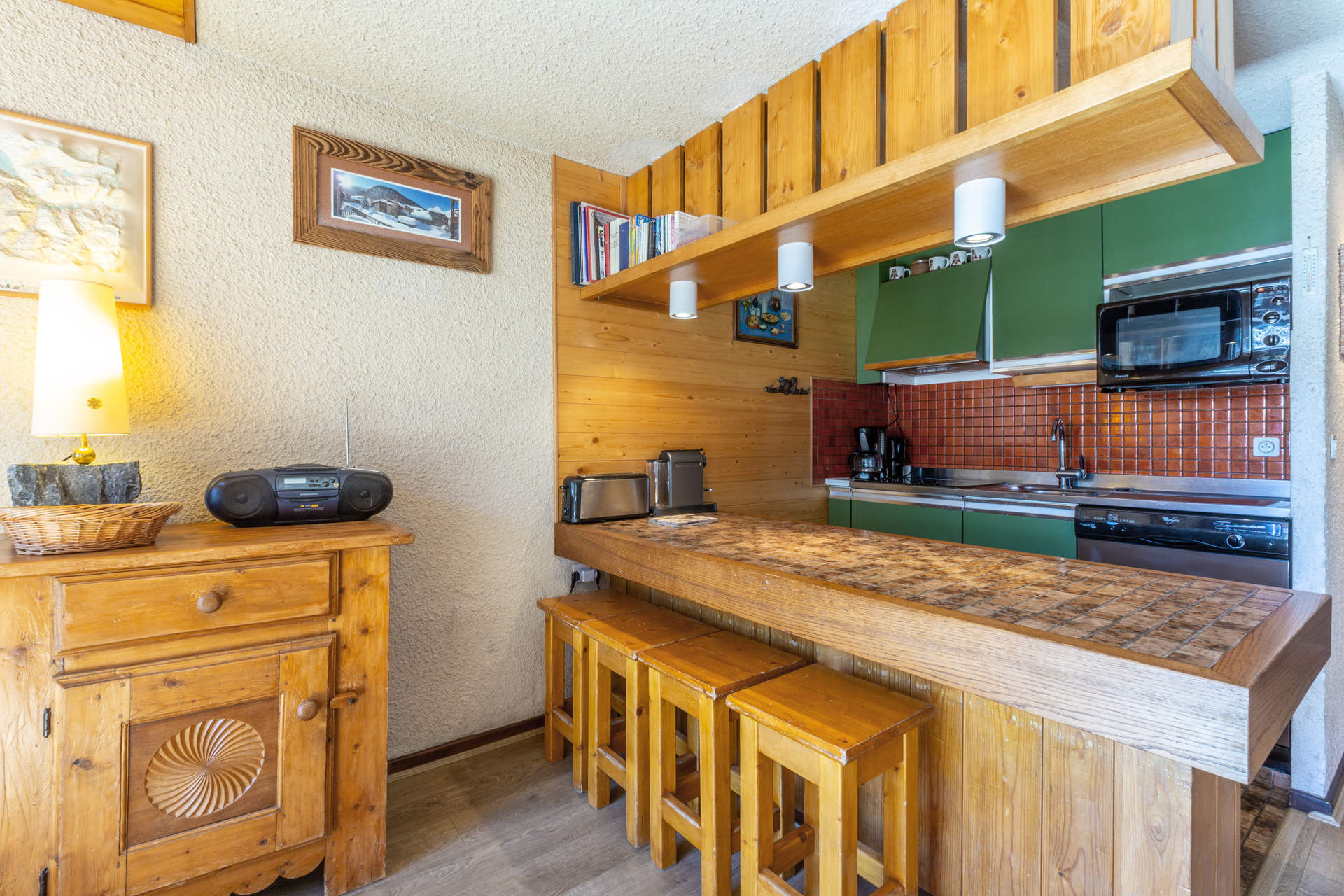 _lv_images__lot_0000670002_15_1457342