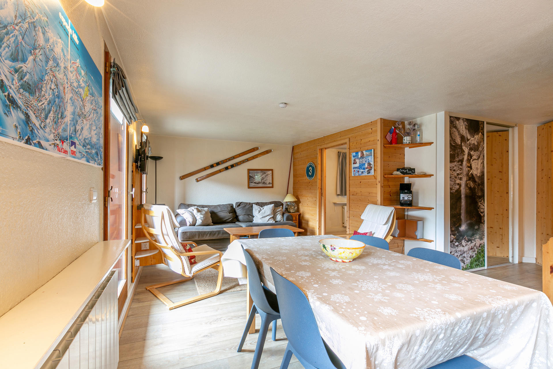 _lv_images__lot_0000710006_03_1457360