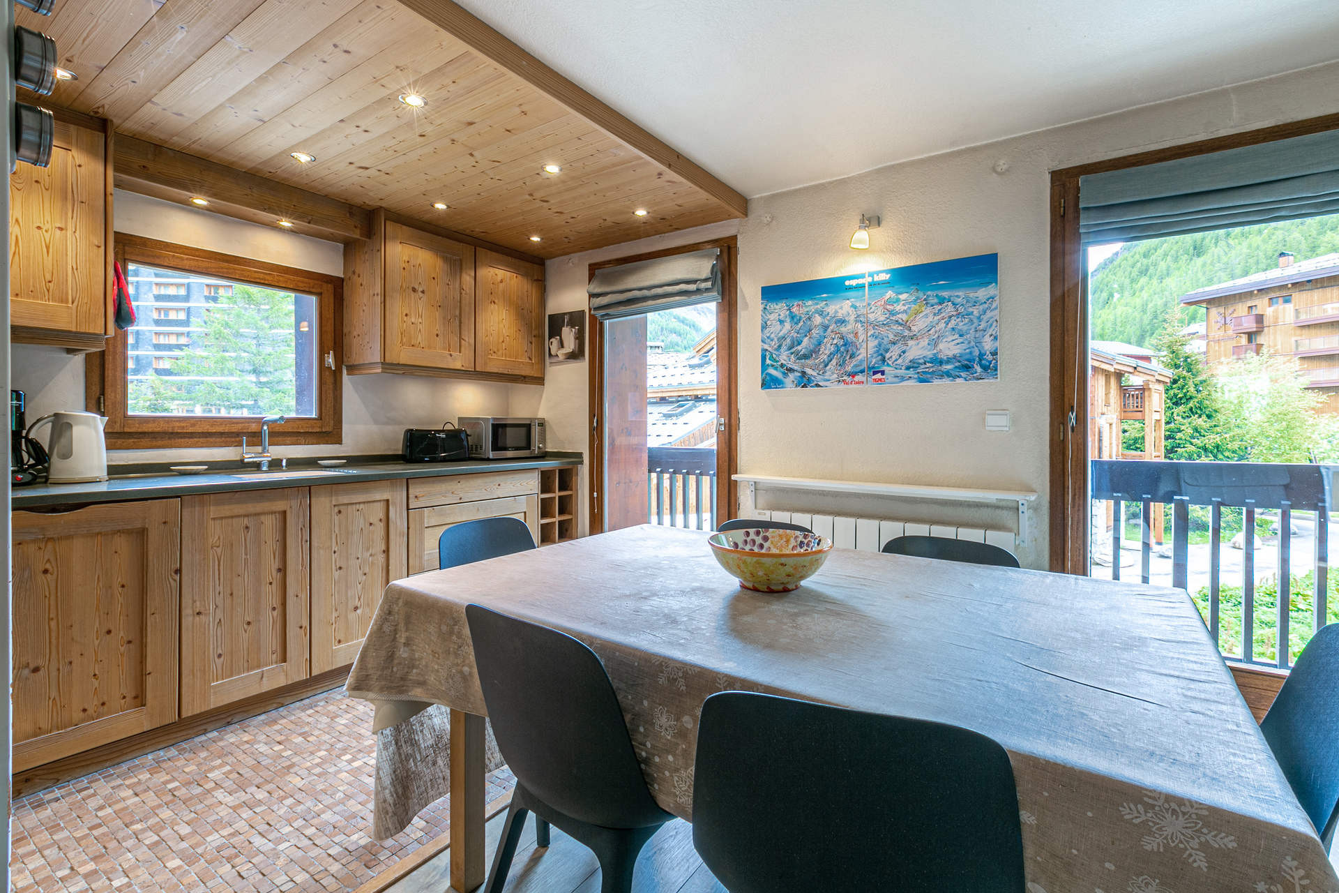 _lv_images__lot_0000710006_05_1457362