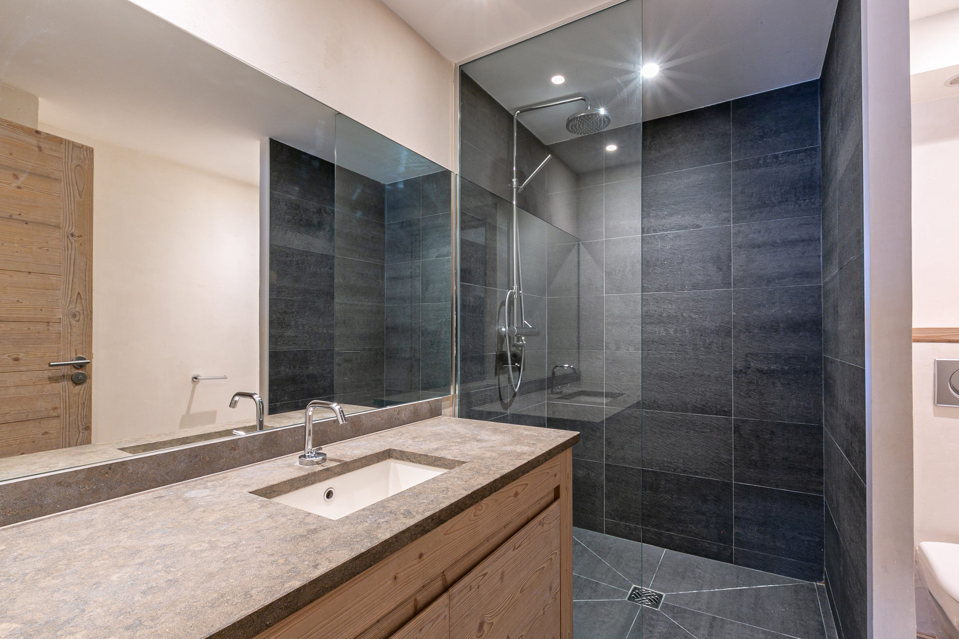 _lv_images__lot_0000740035_12_1456799