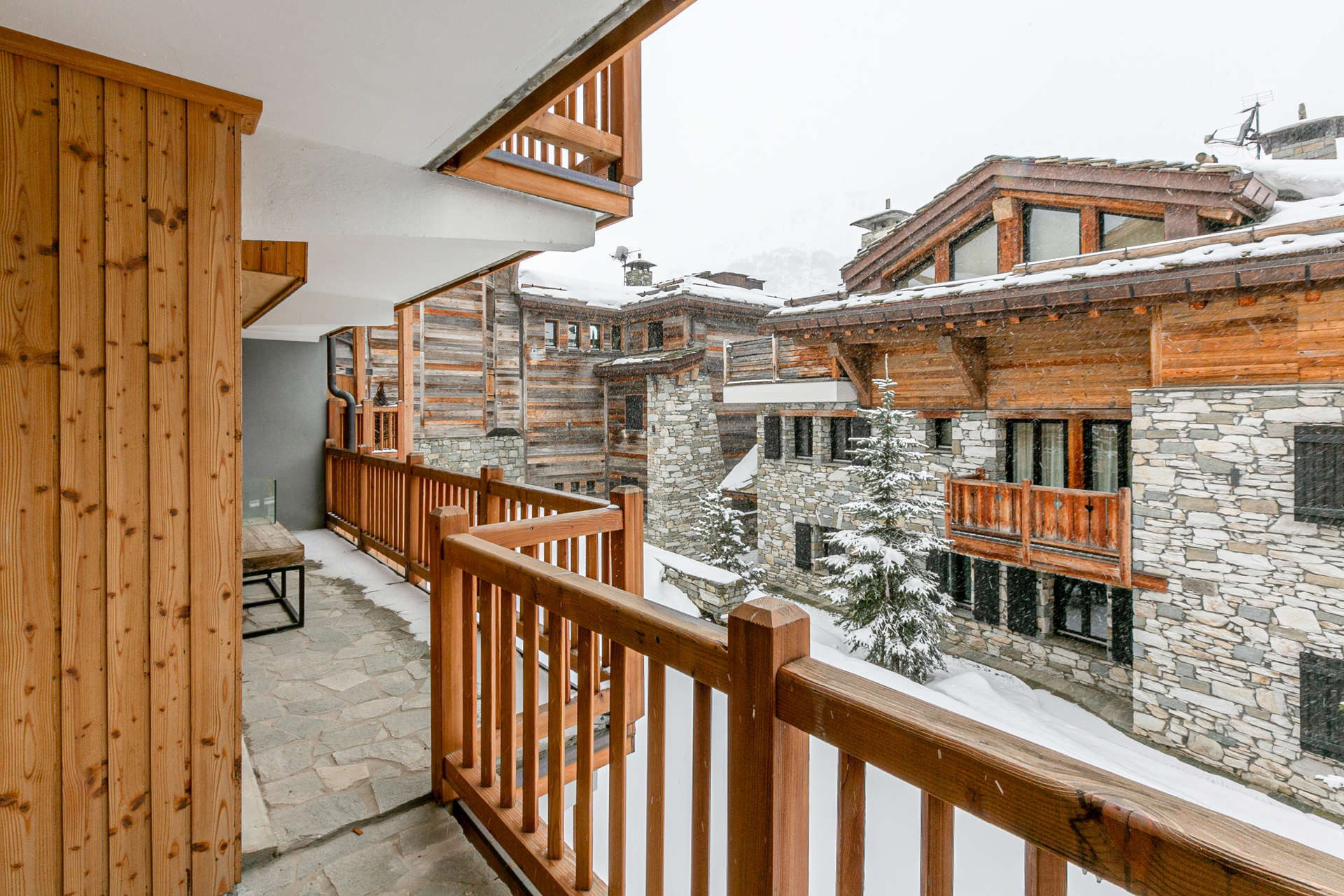 _lv_images__lot_0000740035_16_1456803