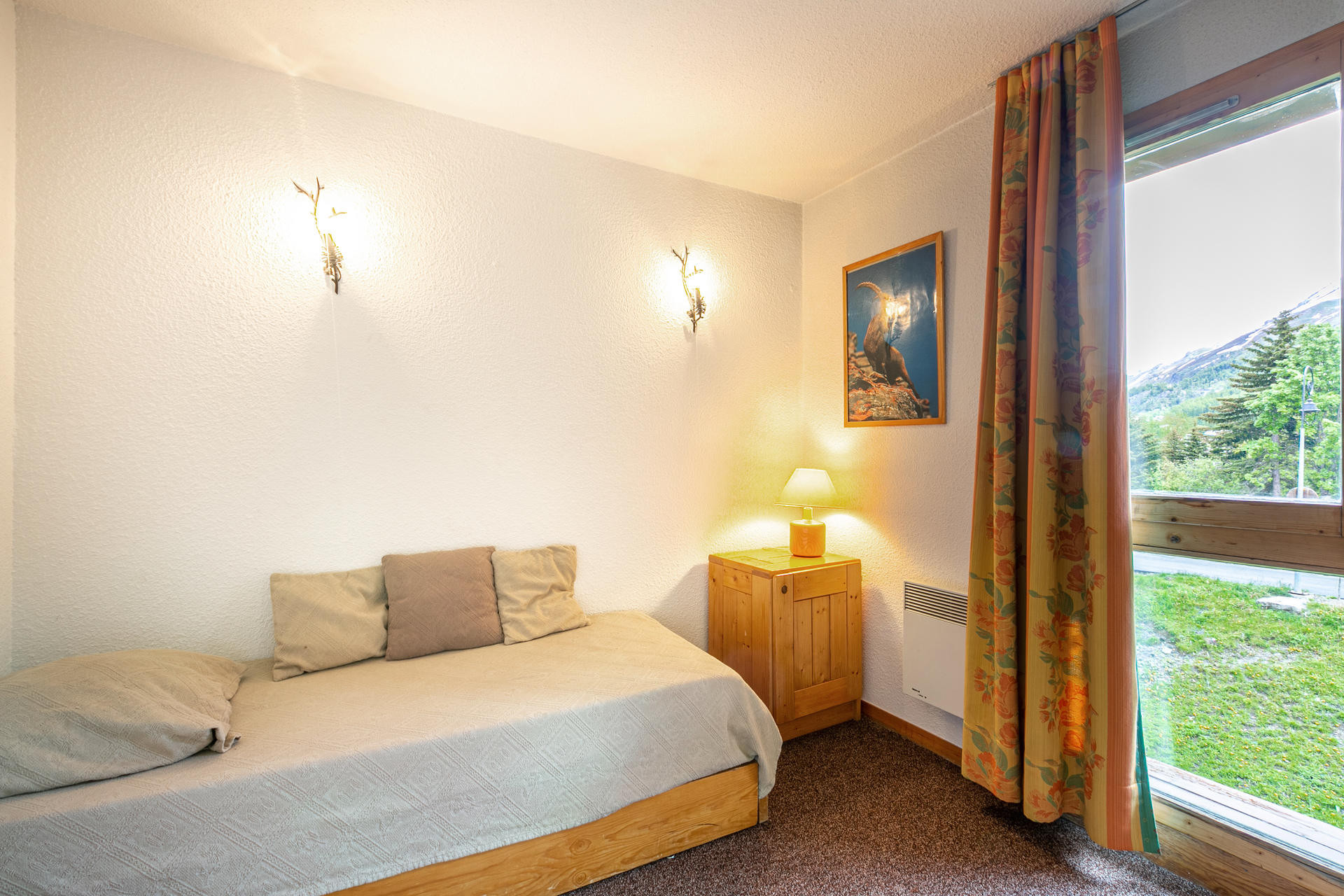 _lv_images__lot_0000760005_03_1455585