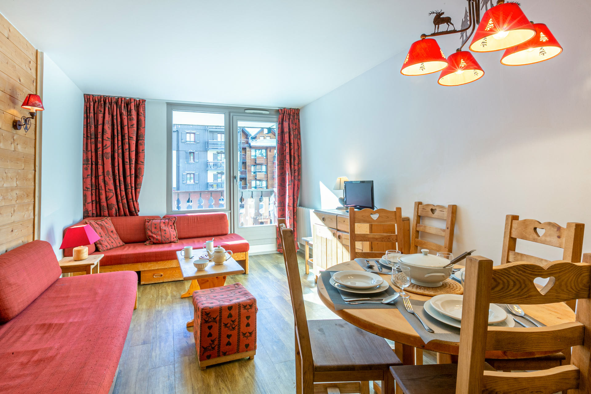 _lv_images__lot_0000810091_01_1457098