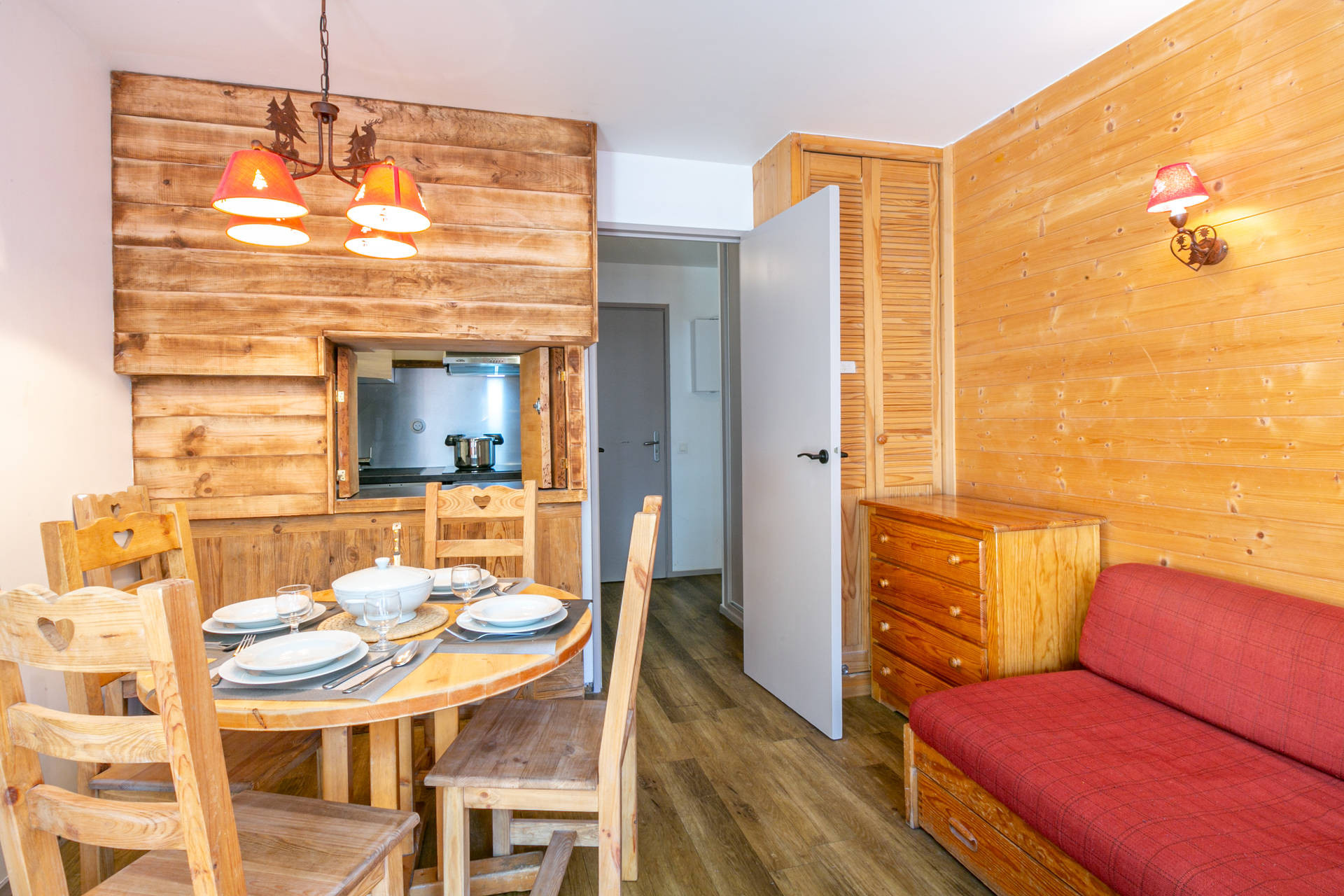 _lv_images__lot_0000810091_03_1457100