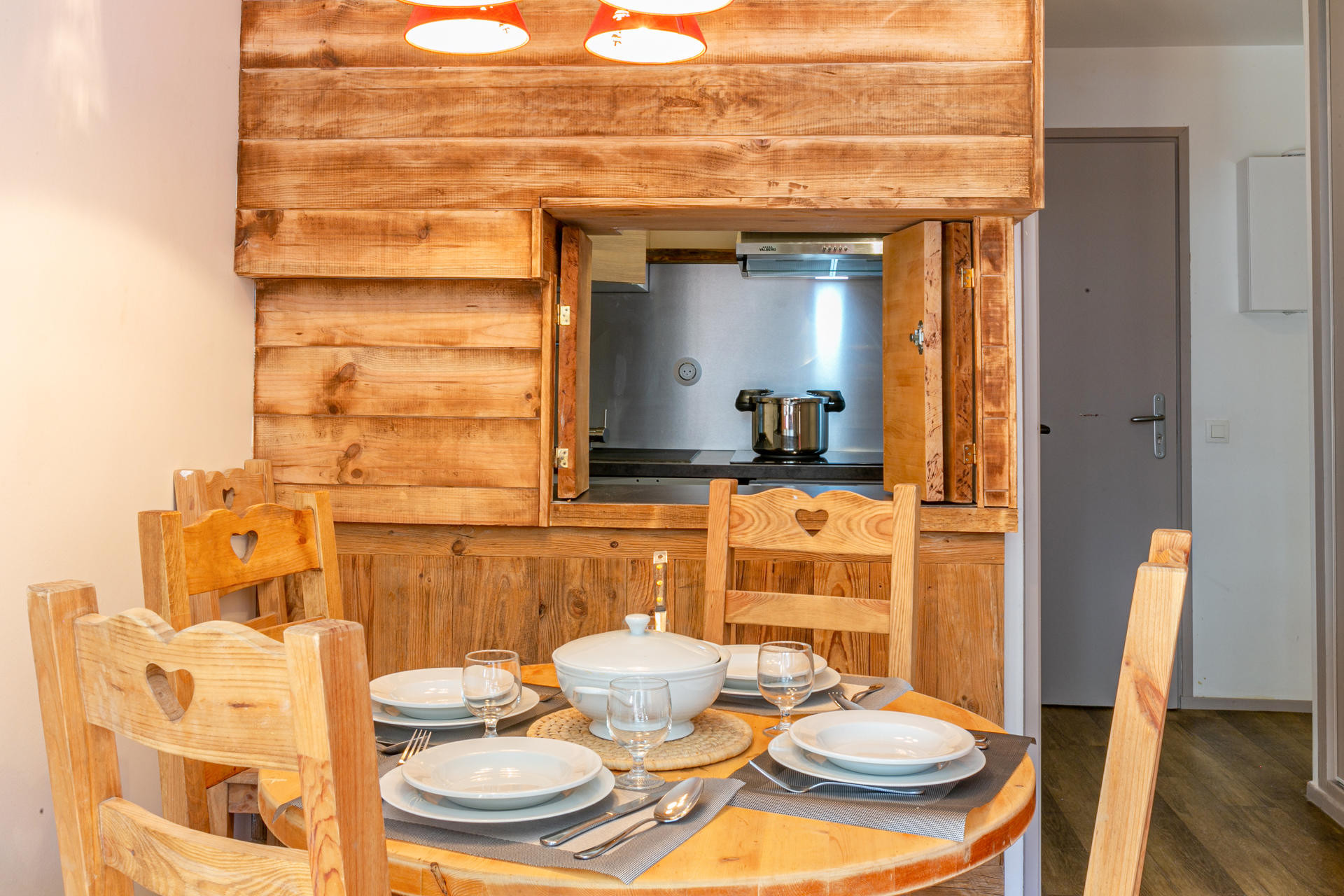 _lv_images__lot_0000810091_04_1457101